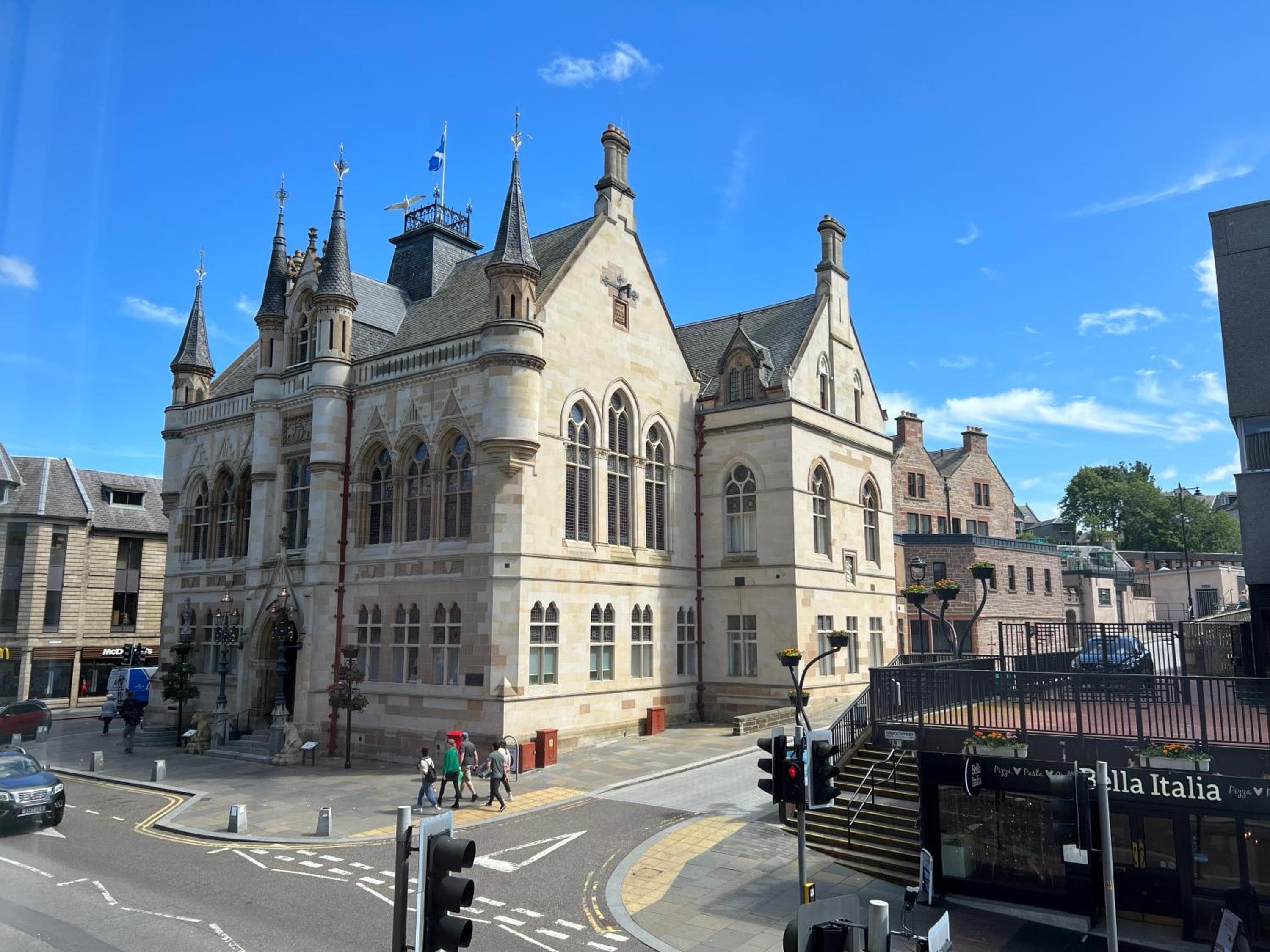 Central 1-Bed Apartment in Inverness Sleeps 4