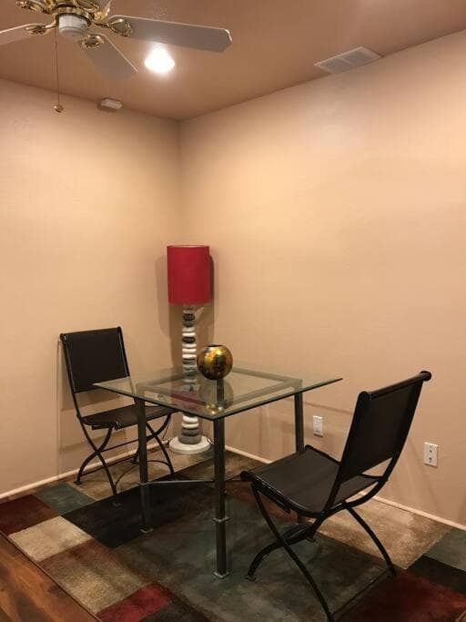 Mountain View 1 Bedroom Apartment, Unit B, Private Entrance