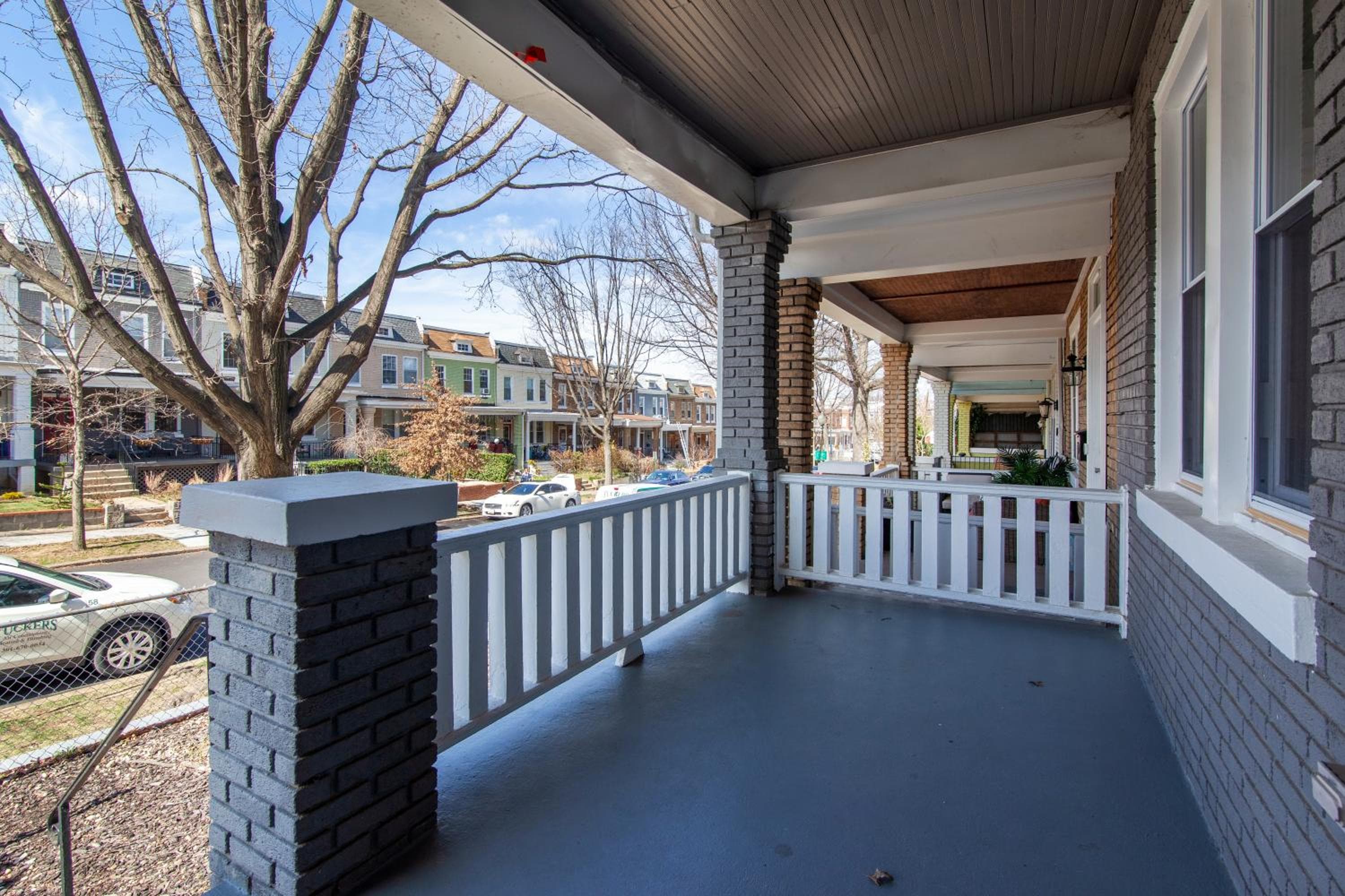 Spacious, Relaxing, 4 Bd 3.5 Ba Home In Petworth!