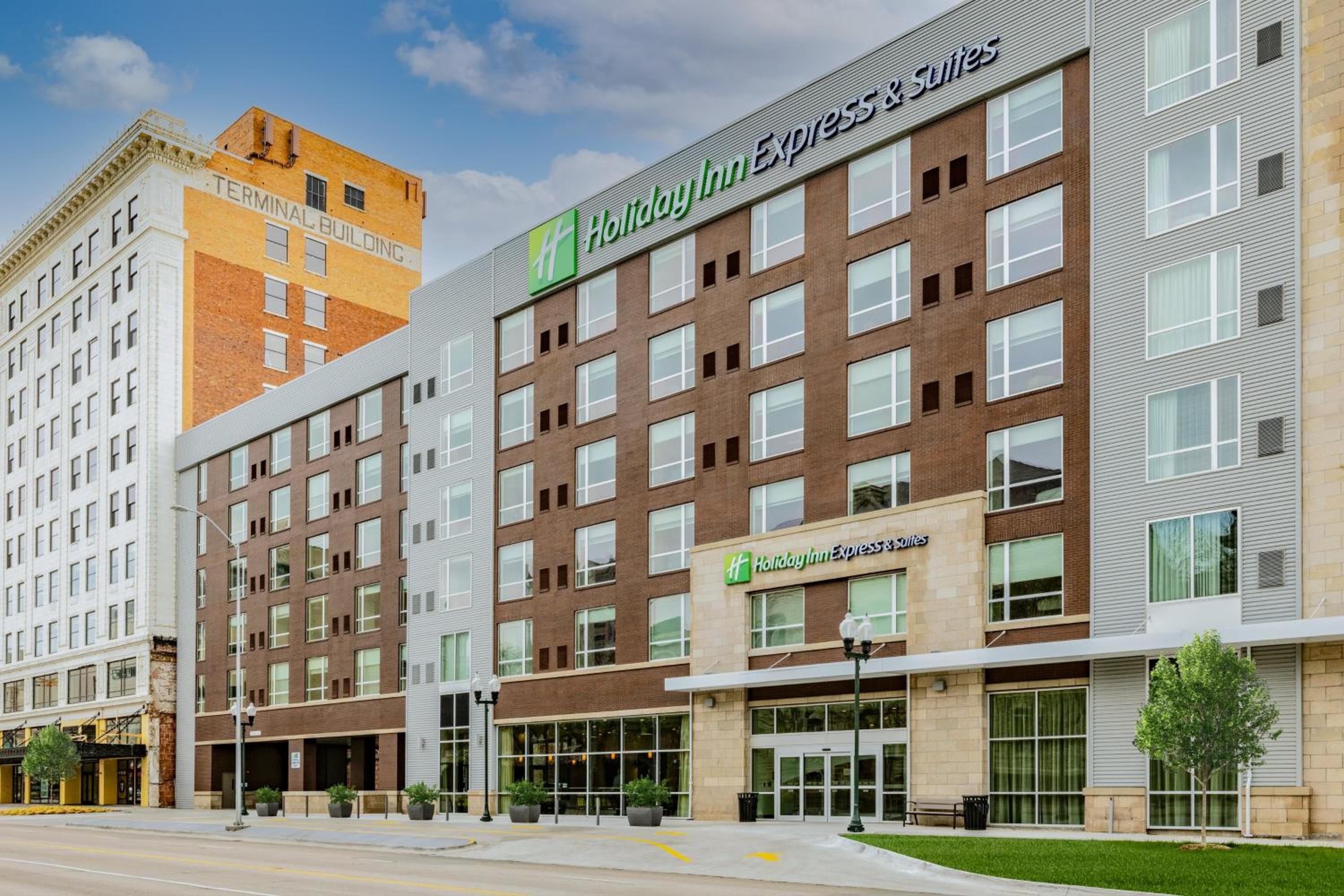 Holiday Inn Express & Suites - Lincoln Downtown by IHG