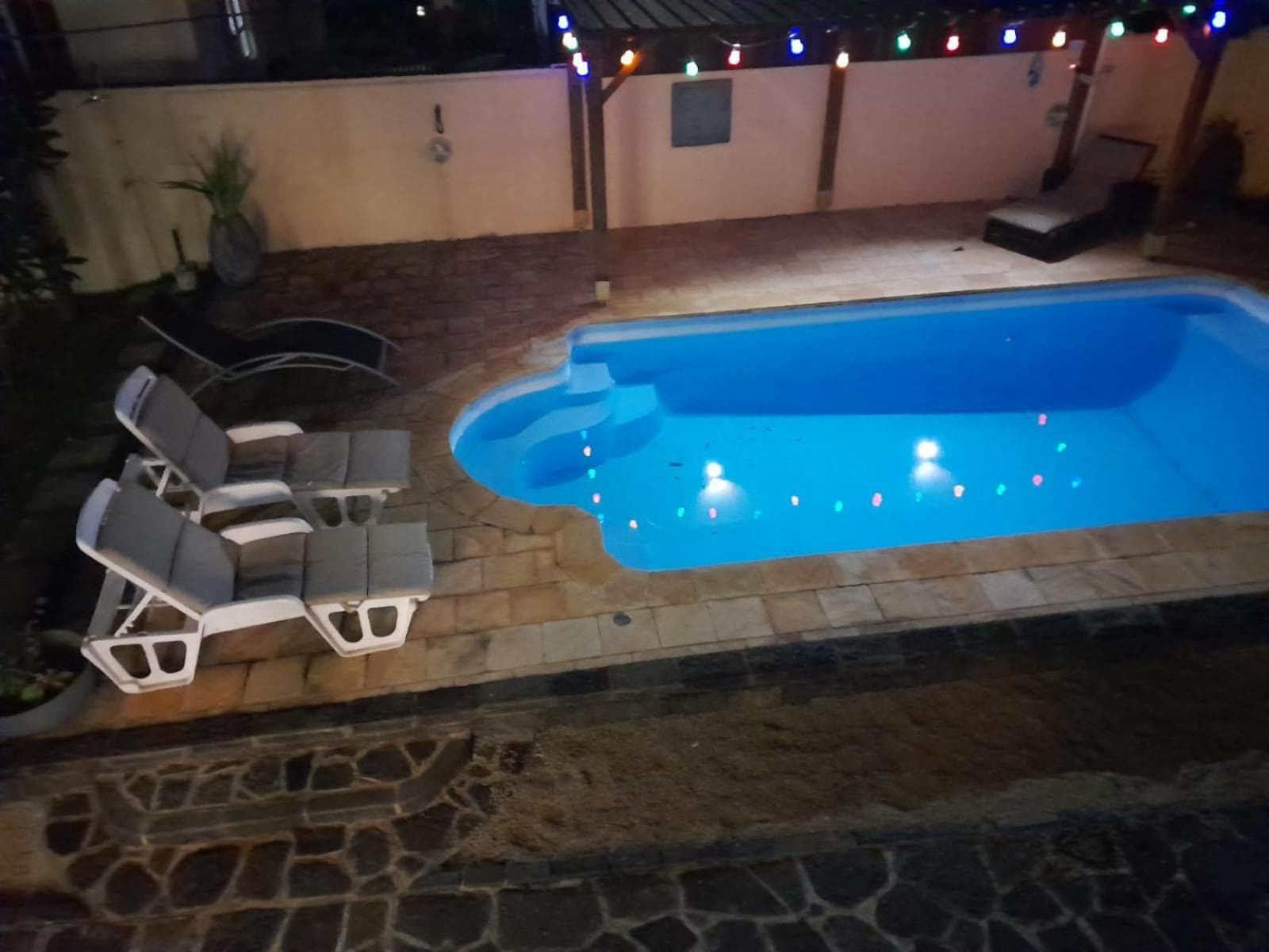 Villa santa avec piscine et jardin