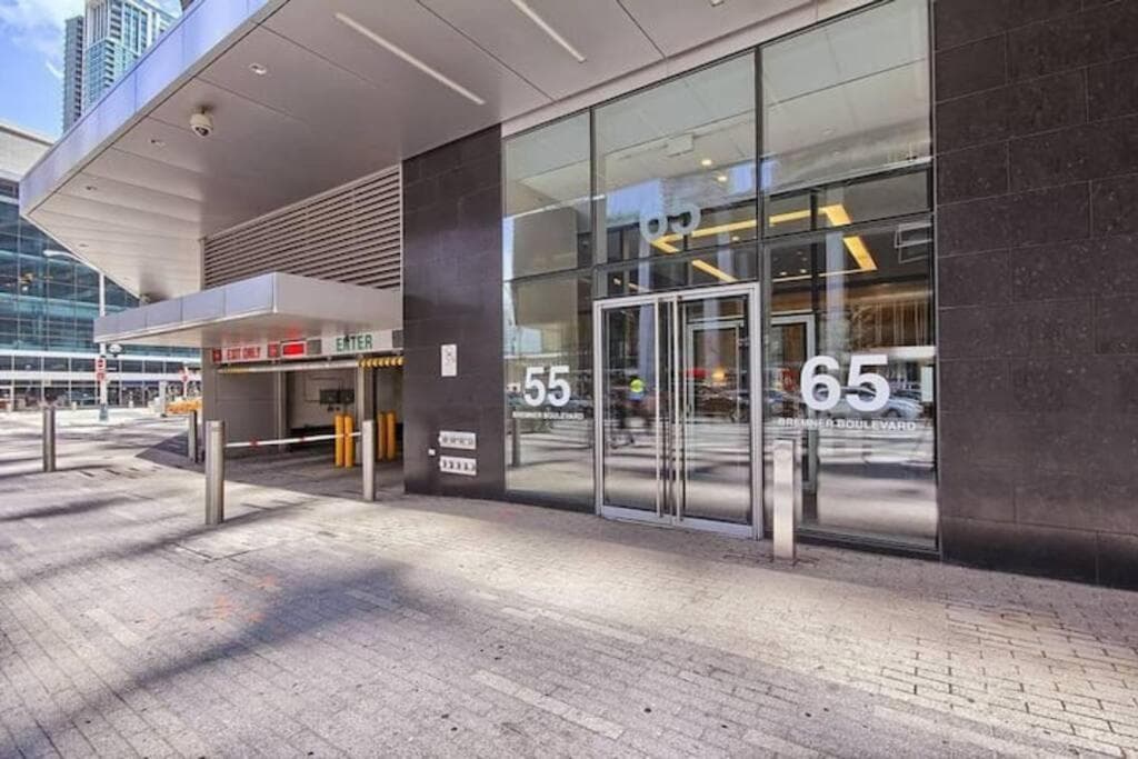 Prestigious 2-Bdrm Condo - across from Scotiabank Arena
