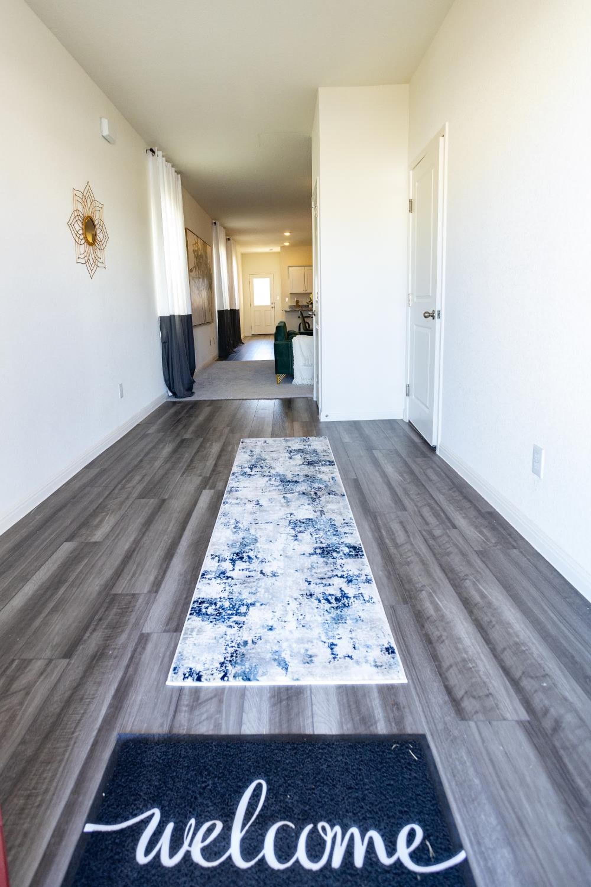 Lavishly Decorated 3-Bedroom Home Near Samsung-Taylor with King-Sized Bed