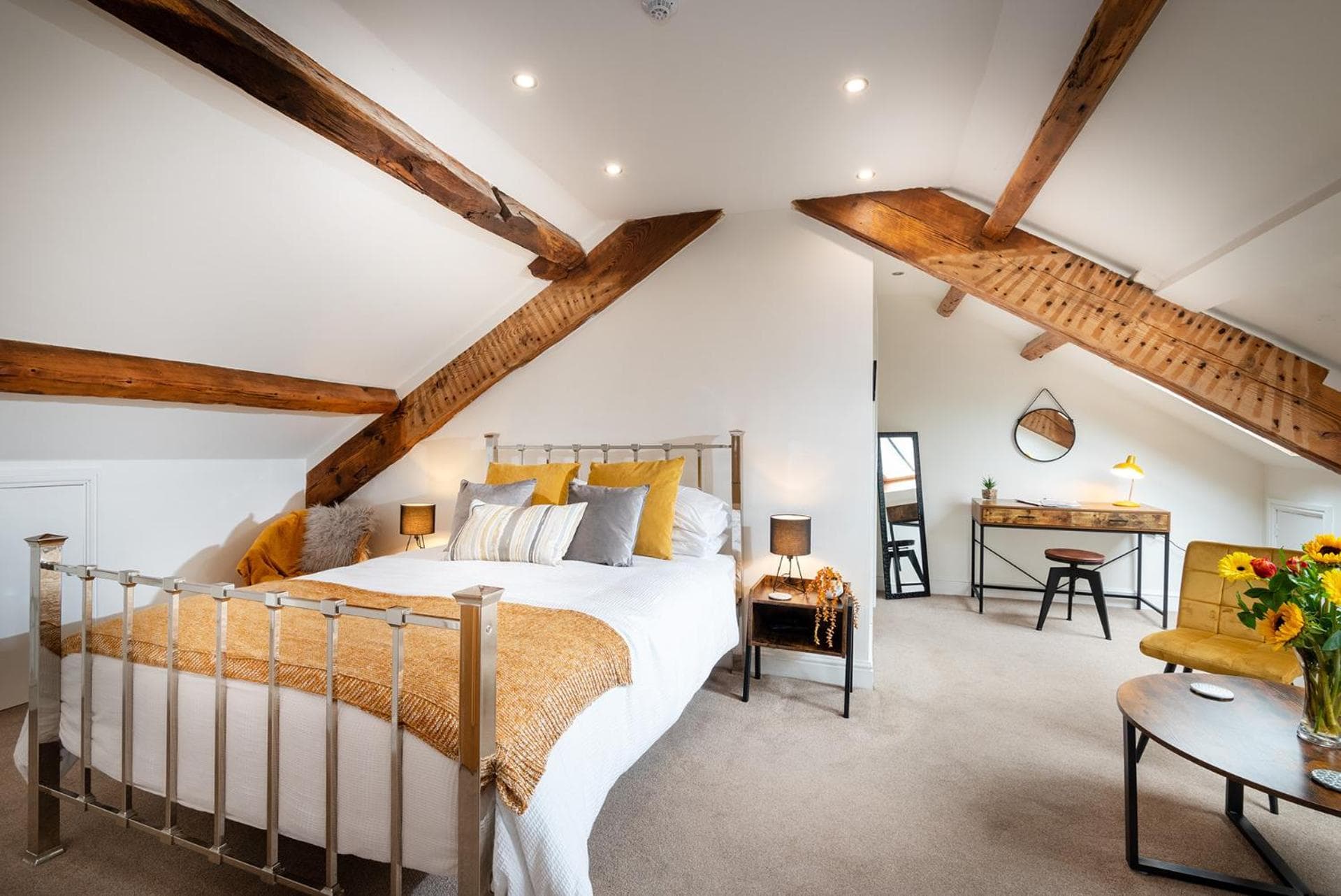 Luxury Studio Apartment - Town Centre