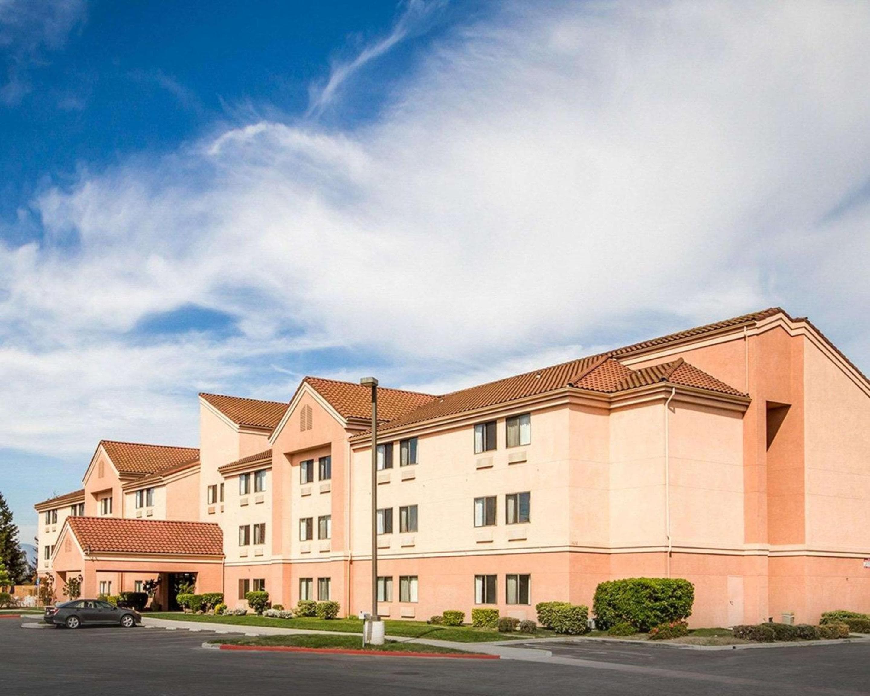 Pacific Coast Inn