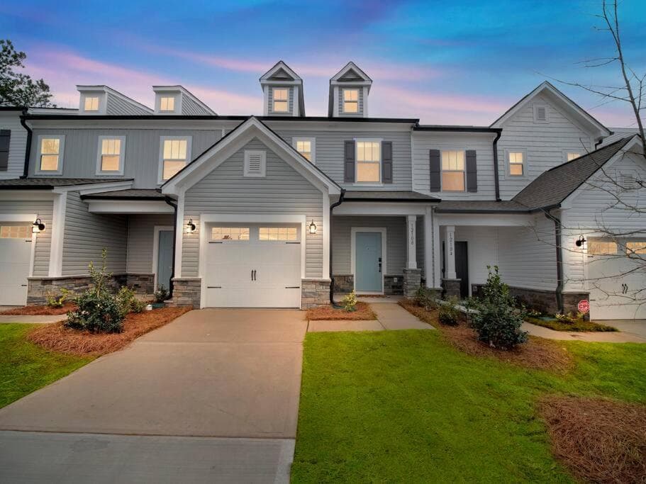 Gorgeous New Townhome/Charlotte!