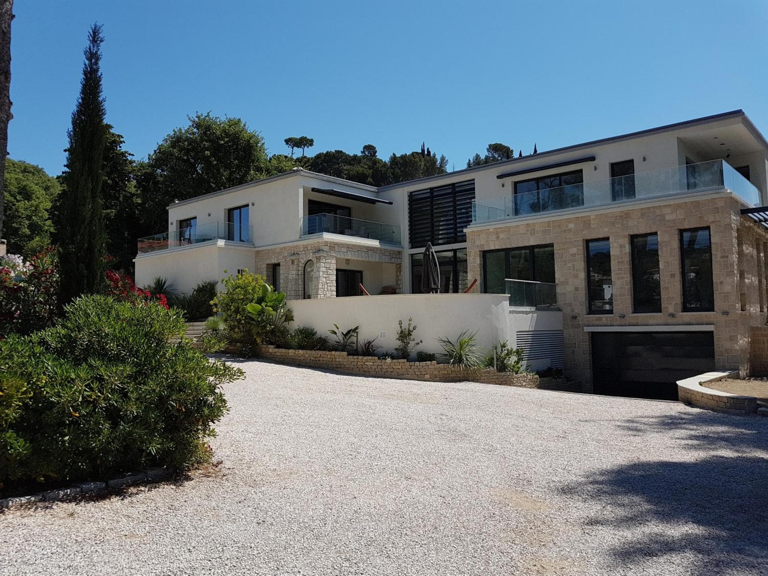 HPC Suites - Cassis Centre - Parking Gratuit & Piscine Chauffée