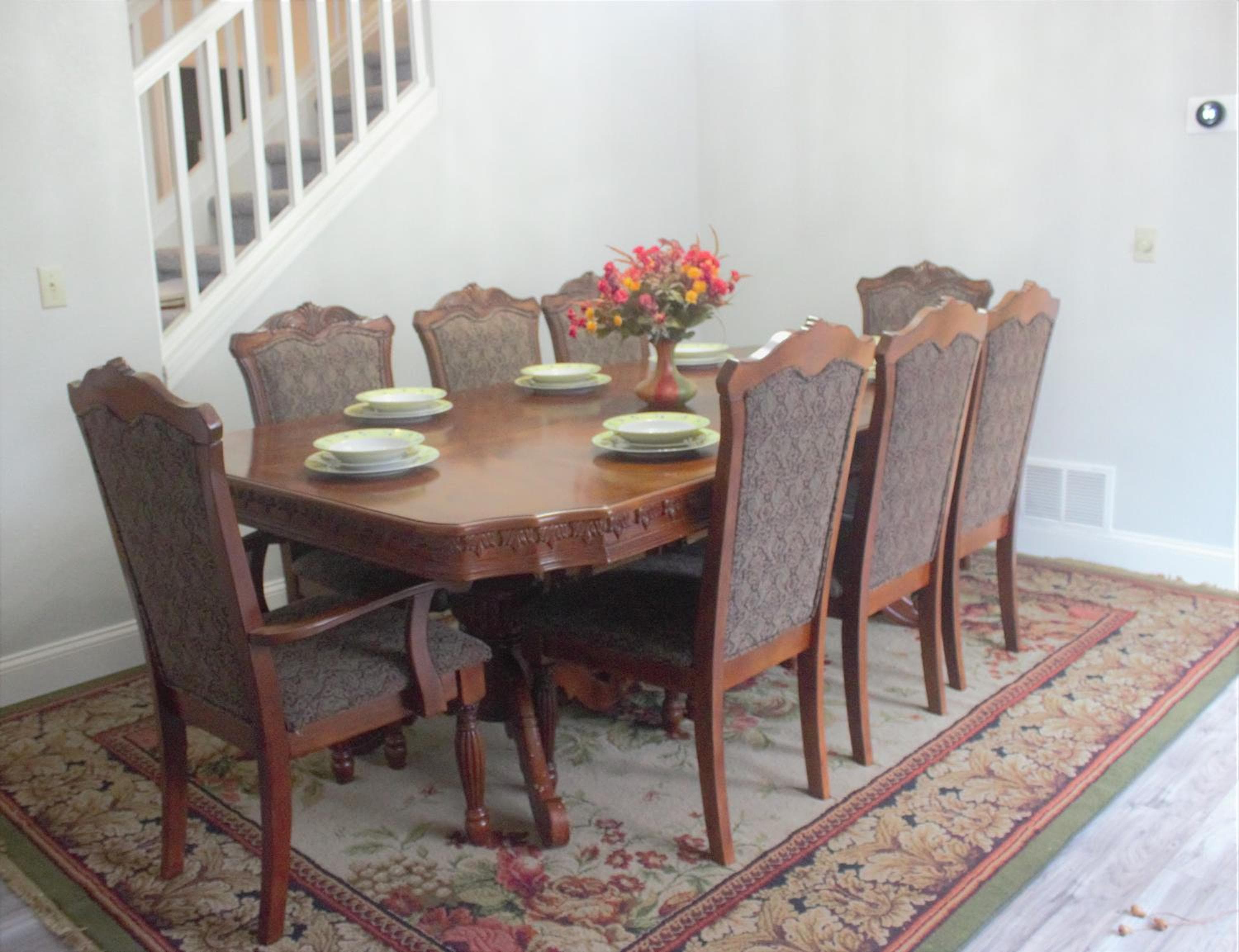 Amazing 4 Bedroom House with nice Backyard