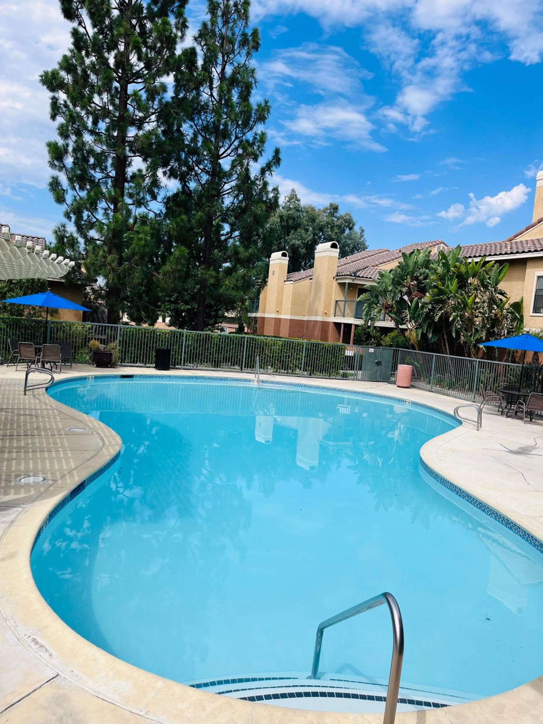 Stylish 2 bedroom near Ontario Airport