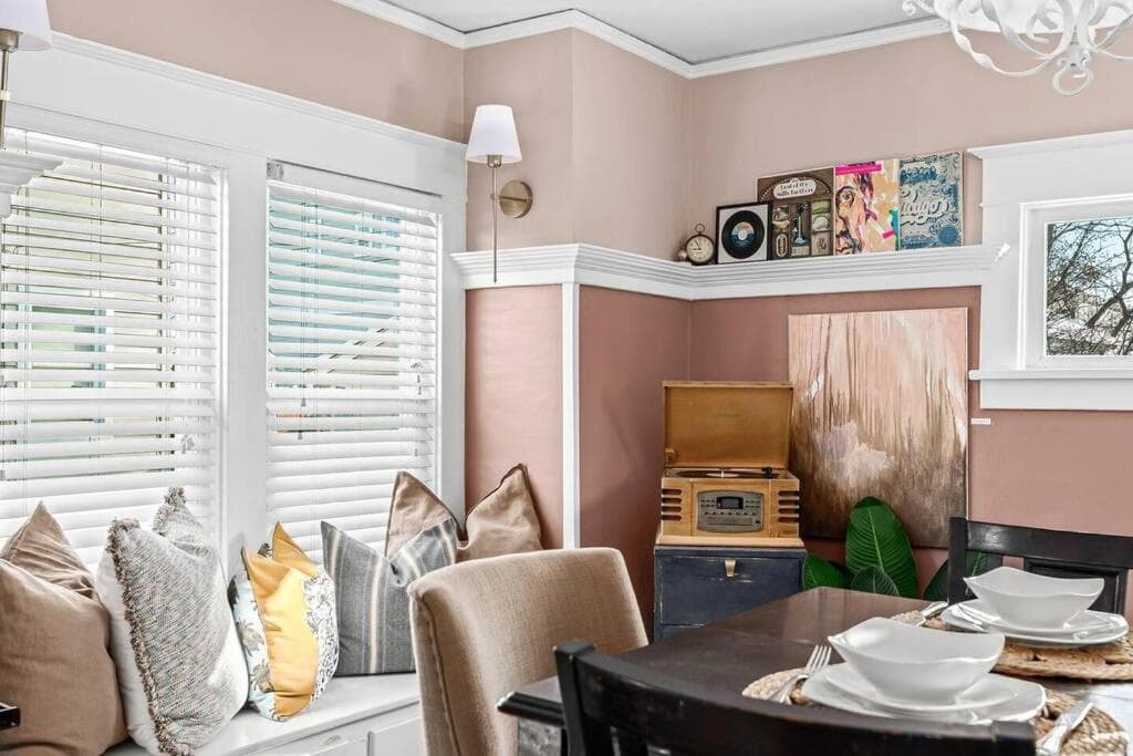 Eclectic Bungalow in the Heart of Royal Oak