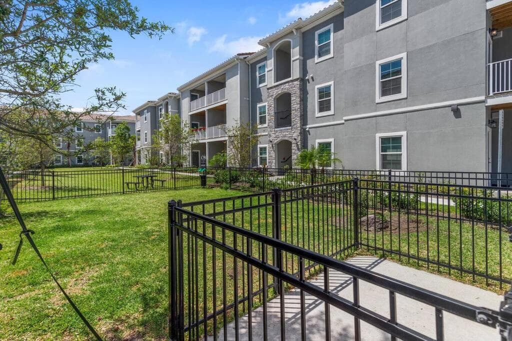 Elegant 3BR/2BA Condo Near Beaches & Attractions