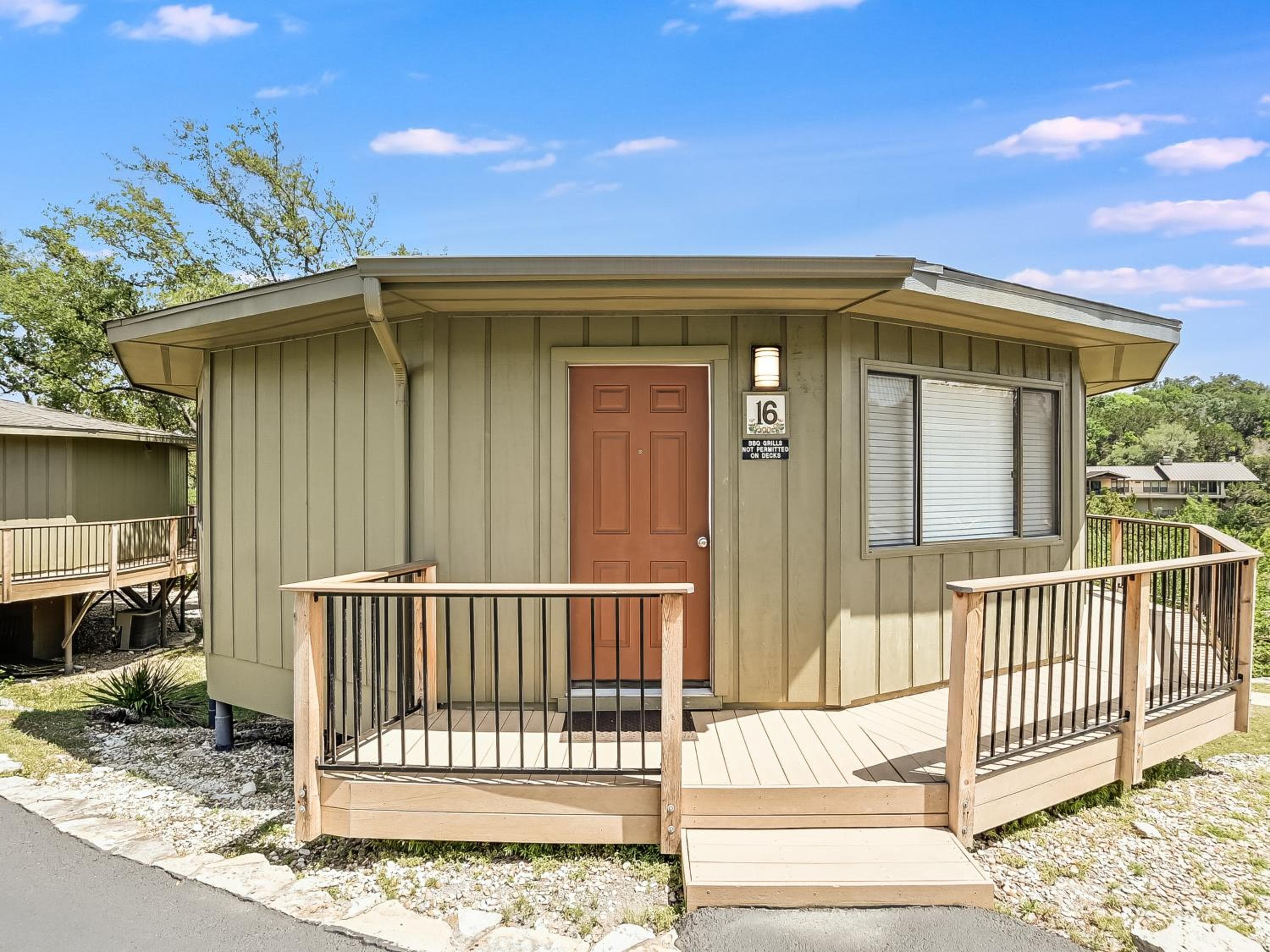 Treehouse Bungalow with Community PoolHot Tub 16