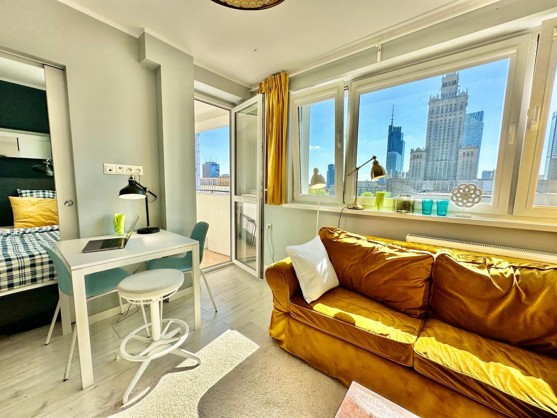 GOLD 2 King Size Bed, metro x2 free WiFi, 50'TV Netflix, HBO, AppleTV+