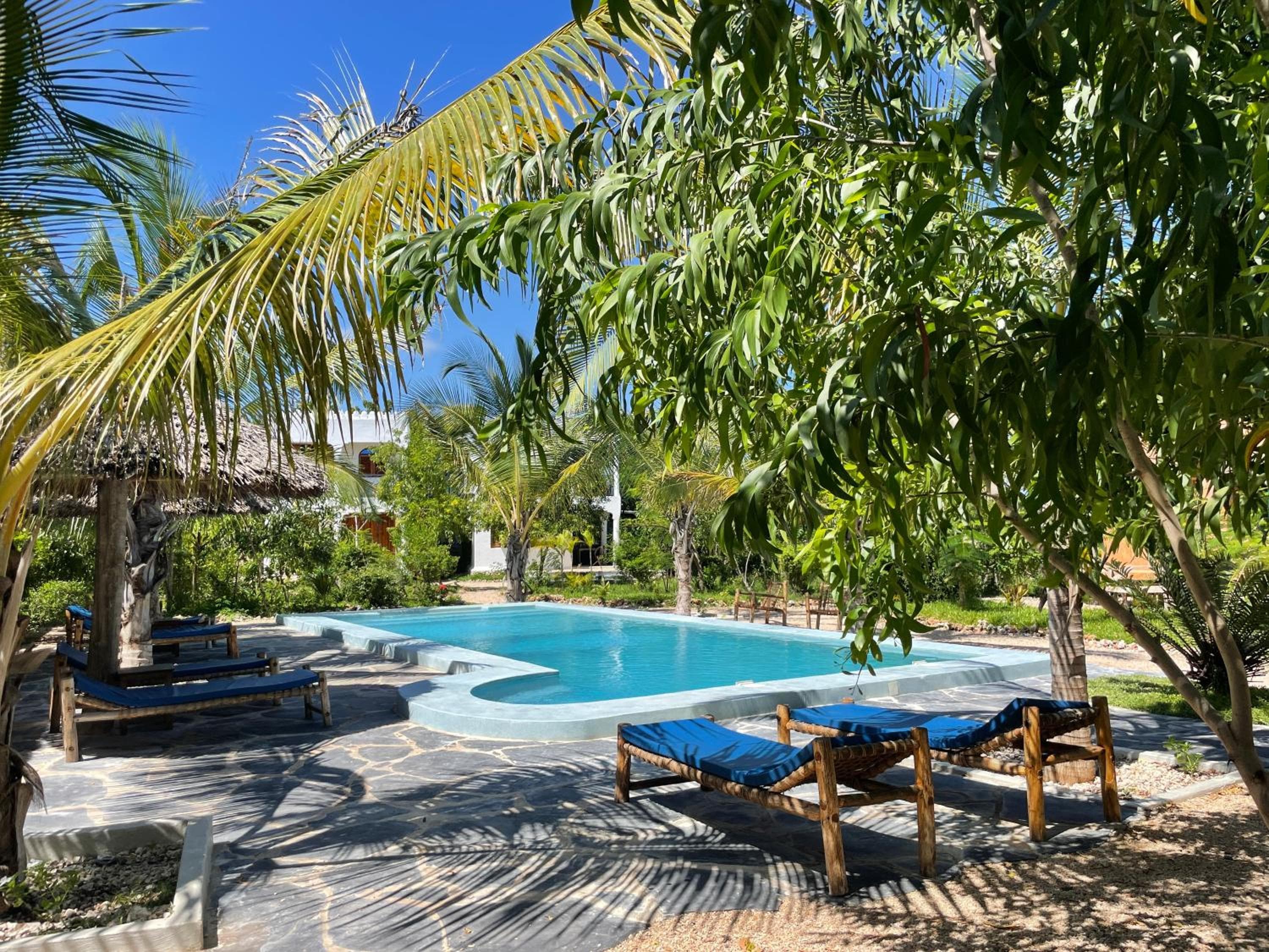 Kameleon Blue Arts Lodge
