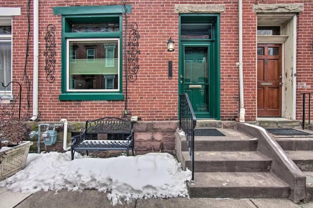 Contemporary Townhome in Midtown Harrisburg!
