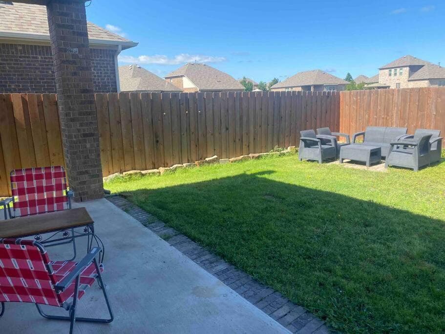 Cozy Home close to St Davids and Metro Rail in Old Town Leander