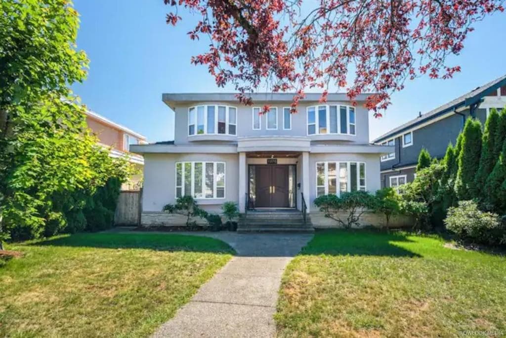 Coze home in Vancouver near YVR