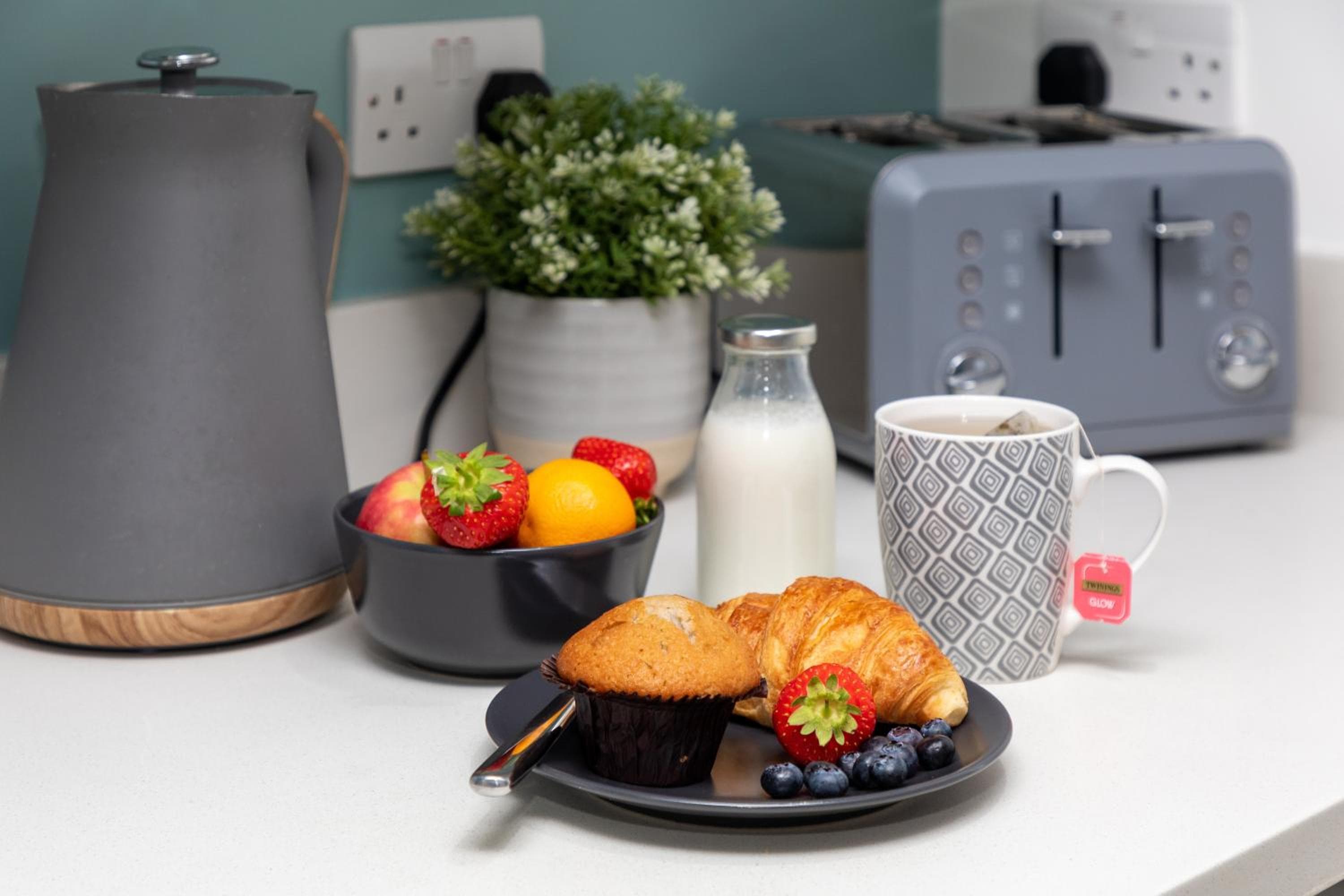 Cosy one bedroom apartments with free evening parking