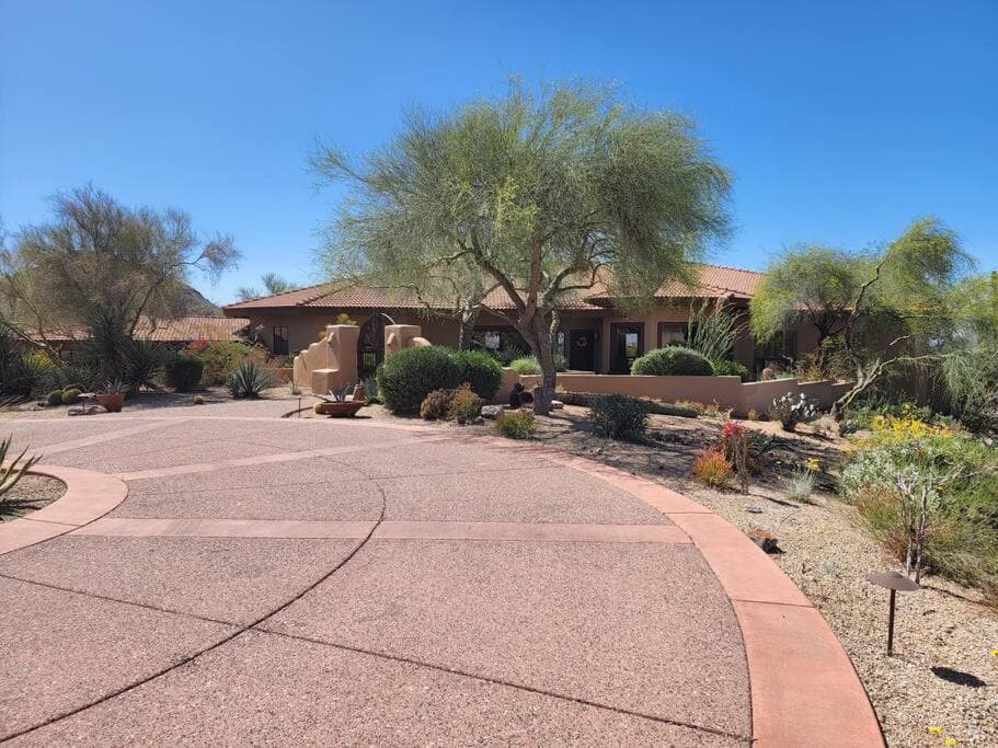 Private Luxury Estate on 5 acres