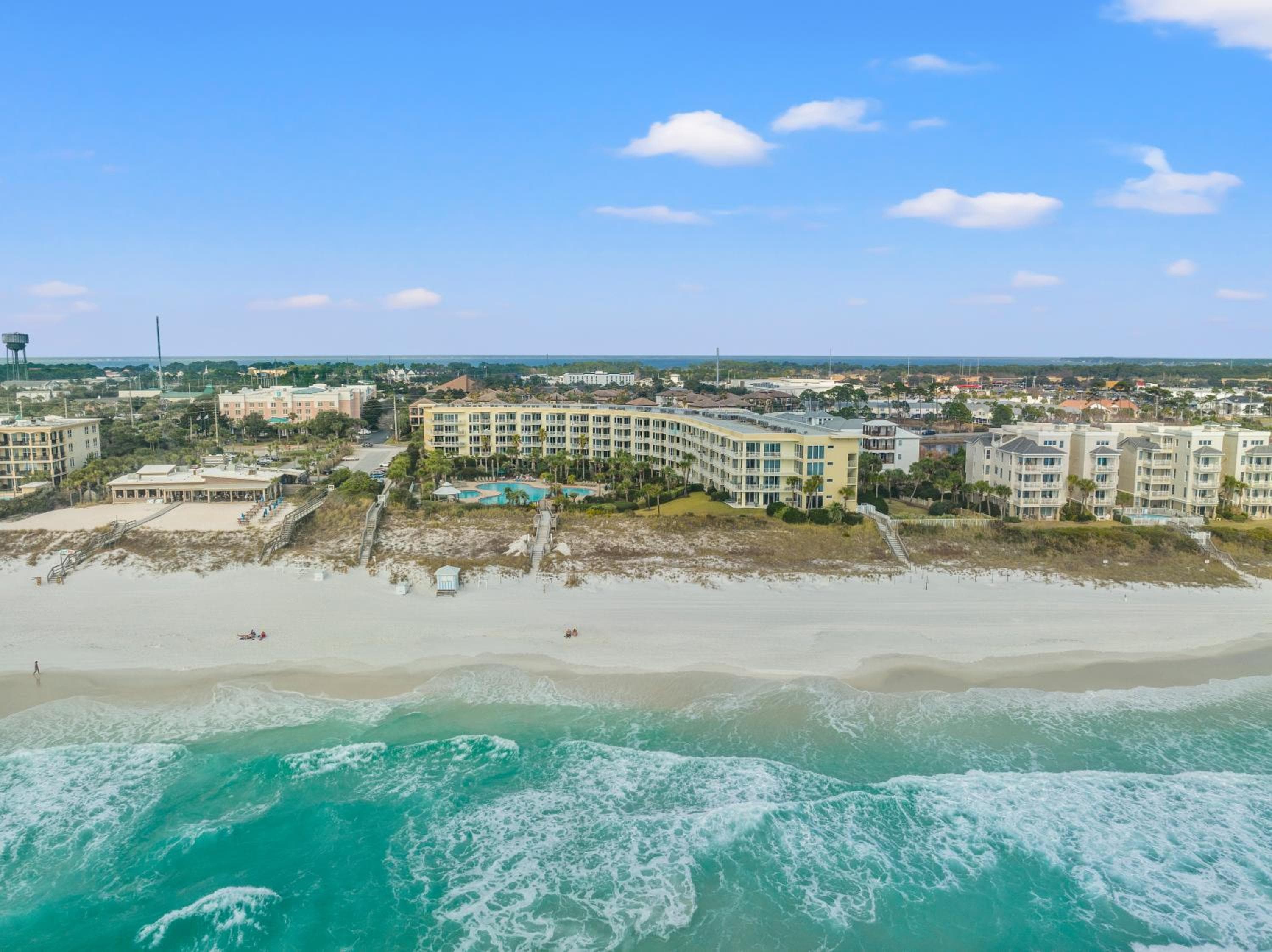 NEWLY RENOVATED! Breathtaking views! Fourth Floor! Pools! Grill! Beach Chairs