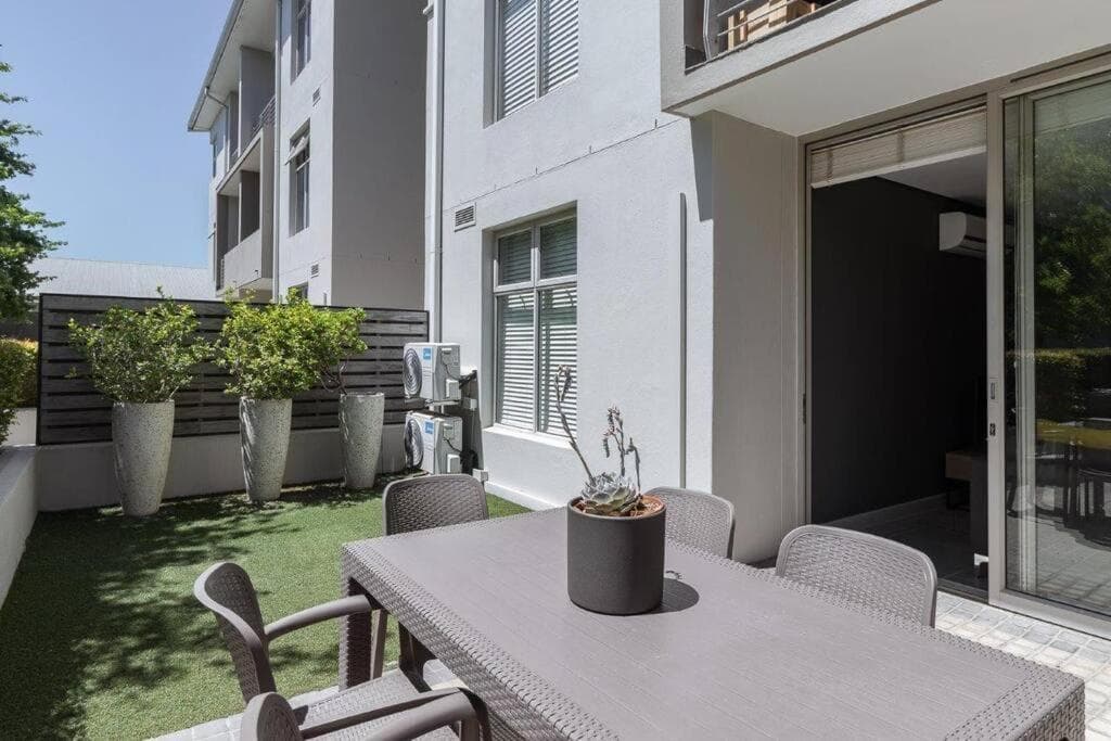 Modern Family Flat Andringa Walk
