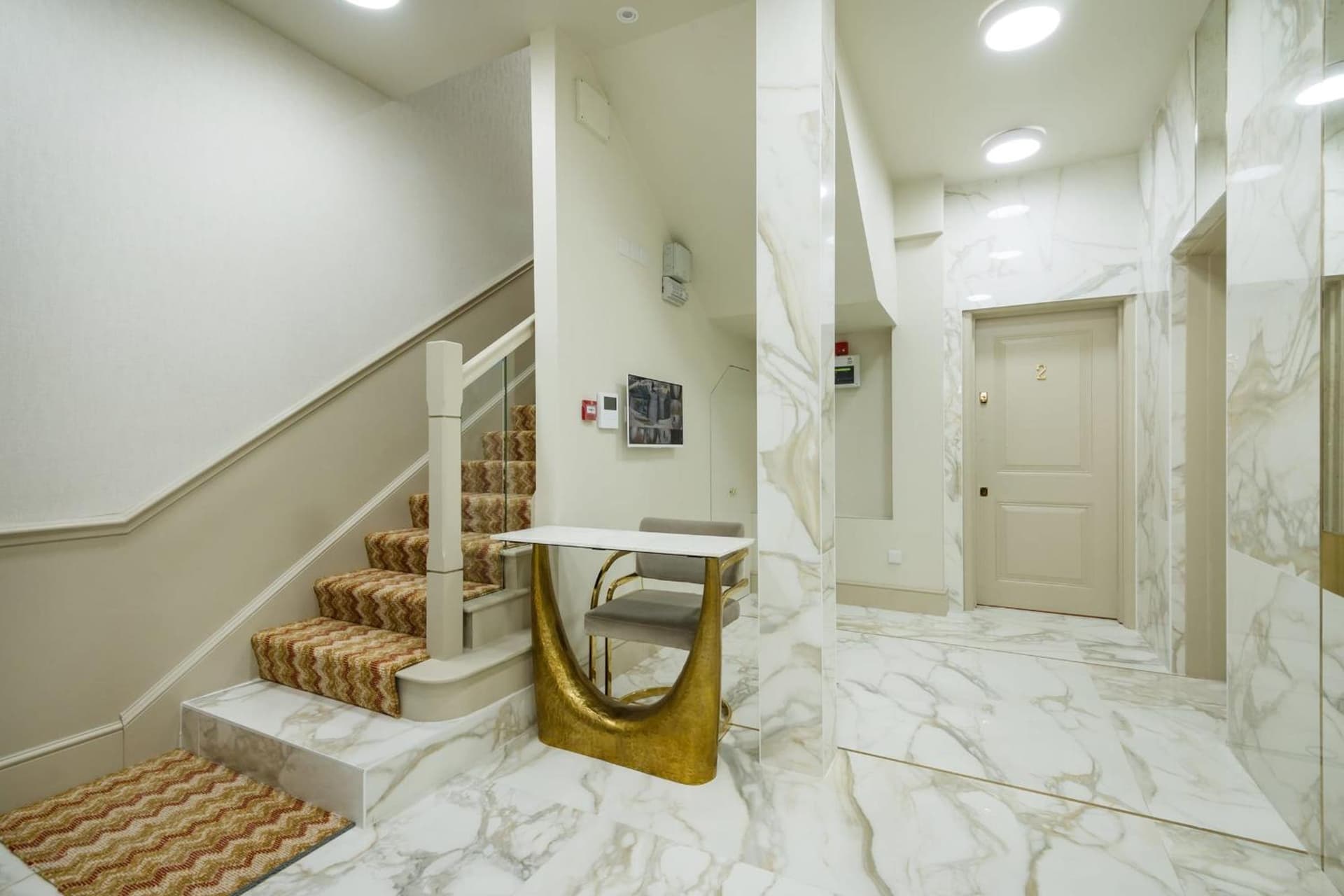 Marble Arch Suite 2