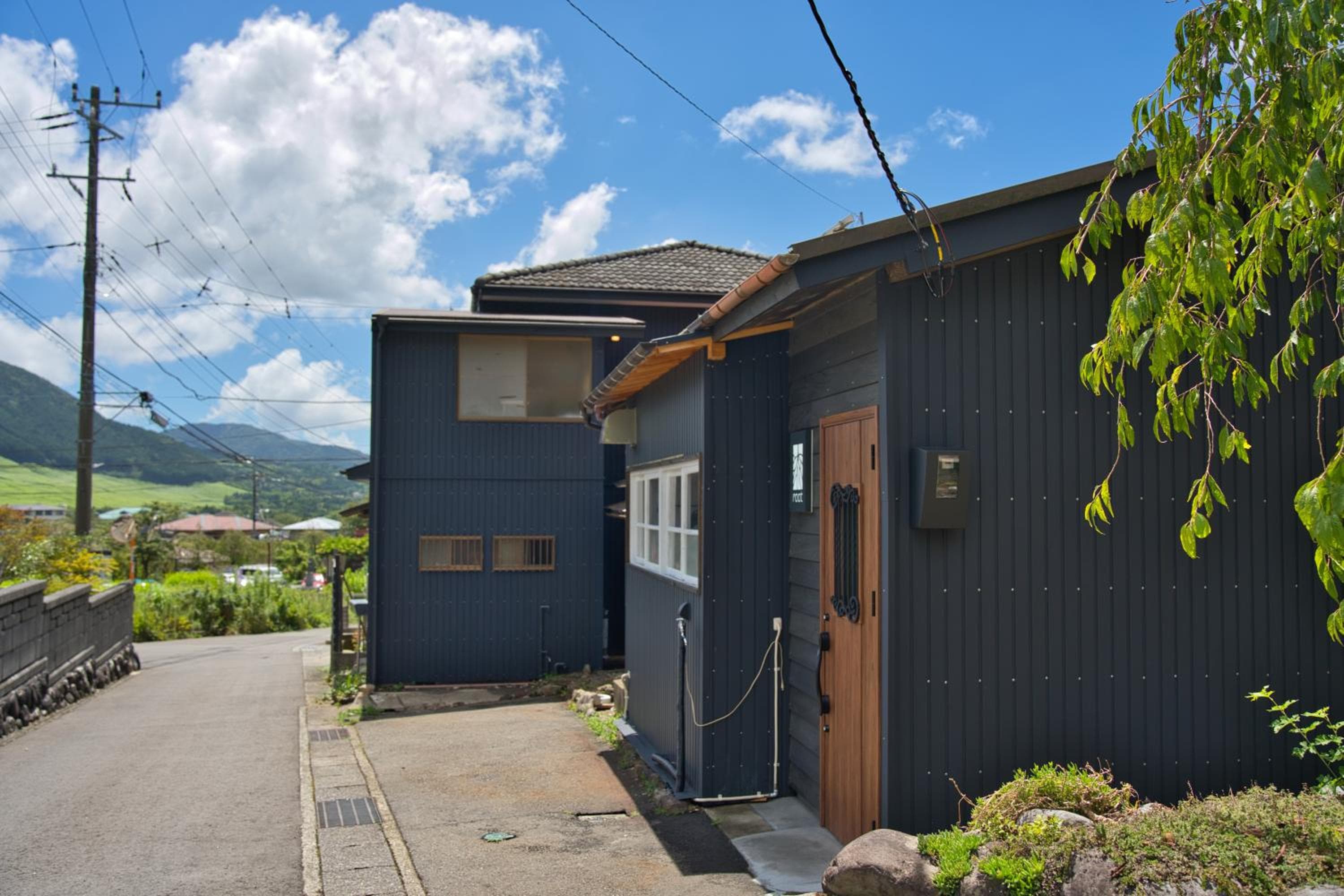 root hakone Bar & Guesthouse