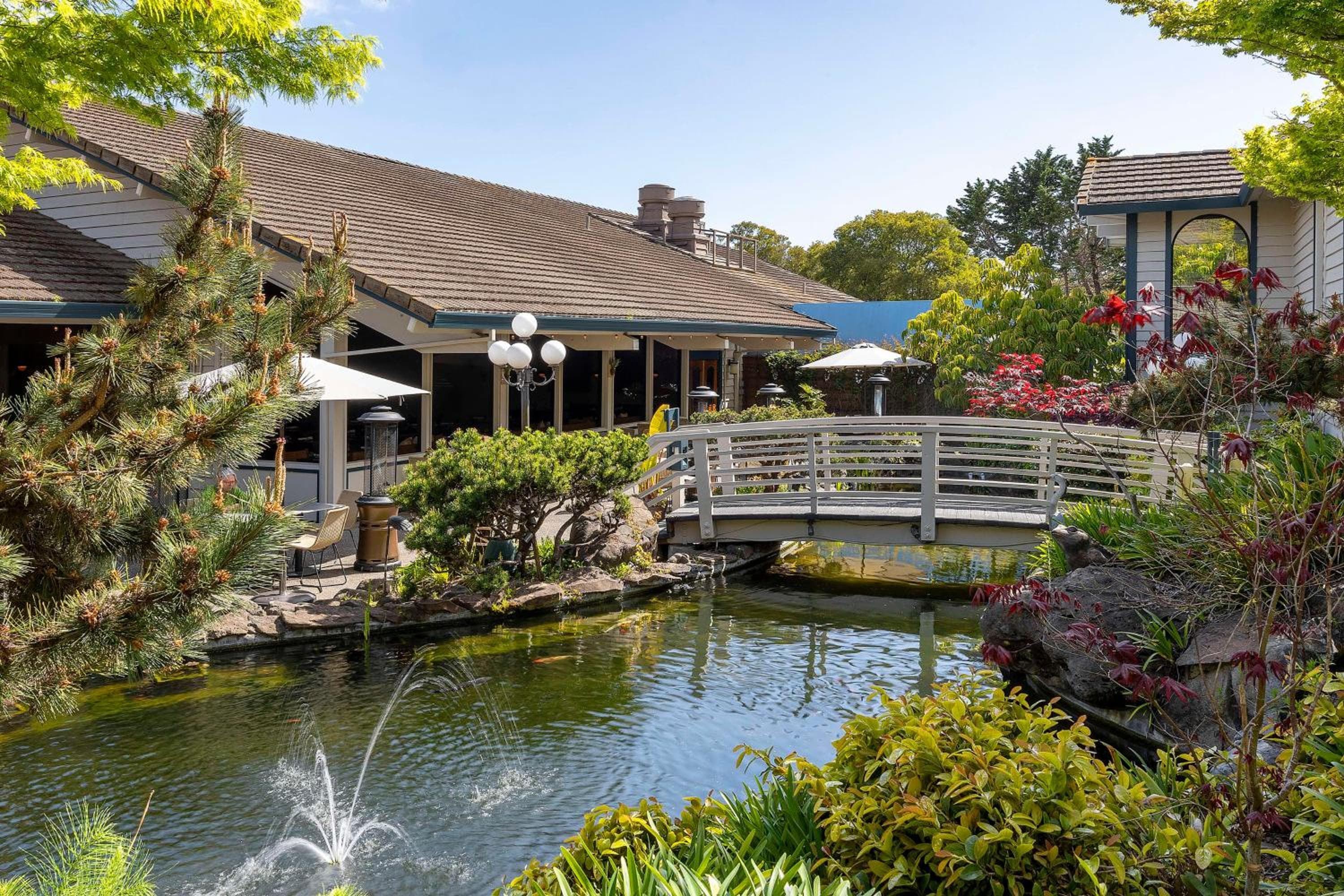 Seacliff Inn Aptos, Tapestry Collection by Hilton