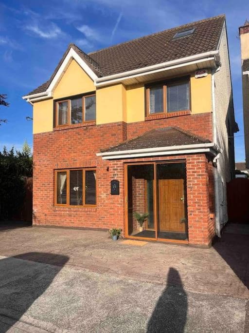 Luxury Home in Dublin WiFi TV B&B Close to City Centre