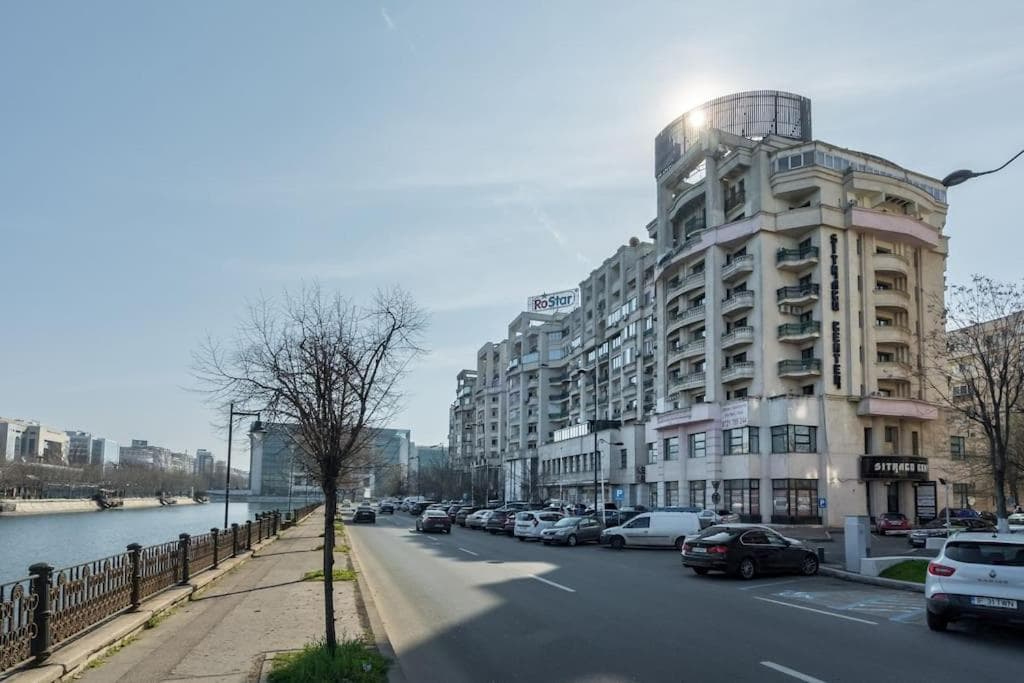 Superb Views 3BR Duplex - 4 Balconies + Parking