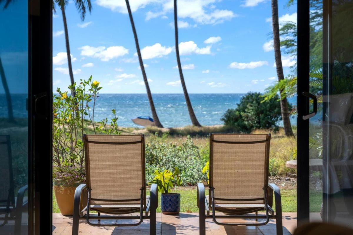 K B M Resorts- HALE-1470 Presidential 3bd 3ba beach-front estate ac private yard