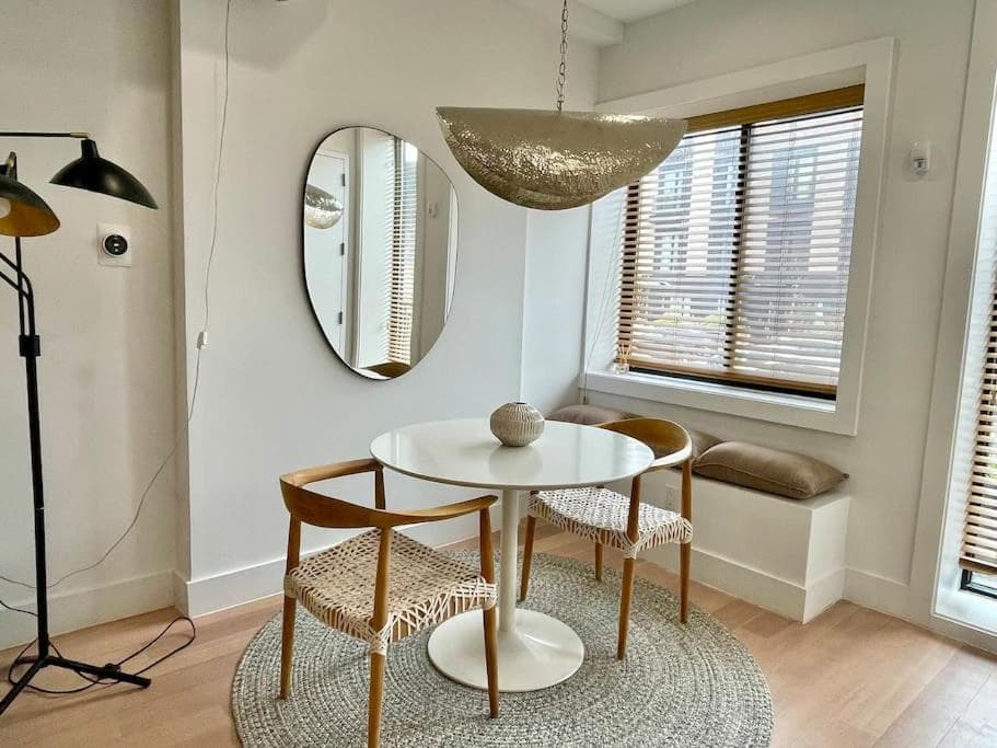 Minimalist Brooklyn Gem to Yourself