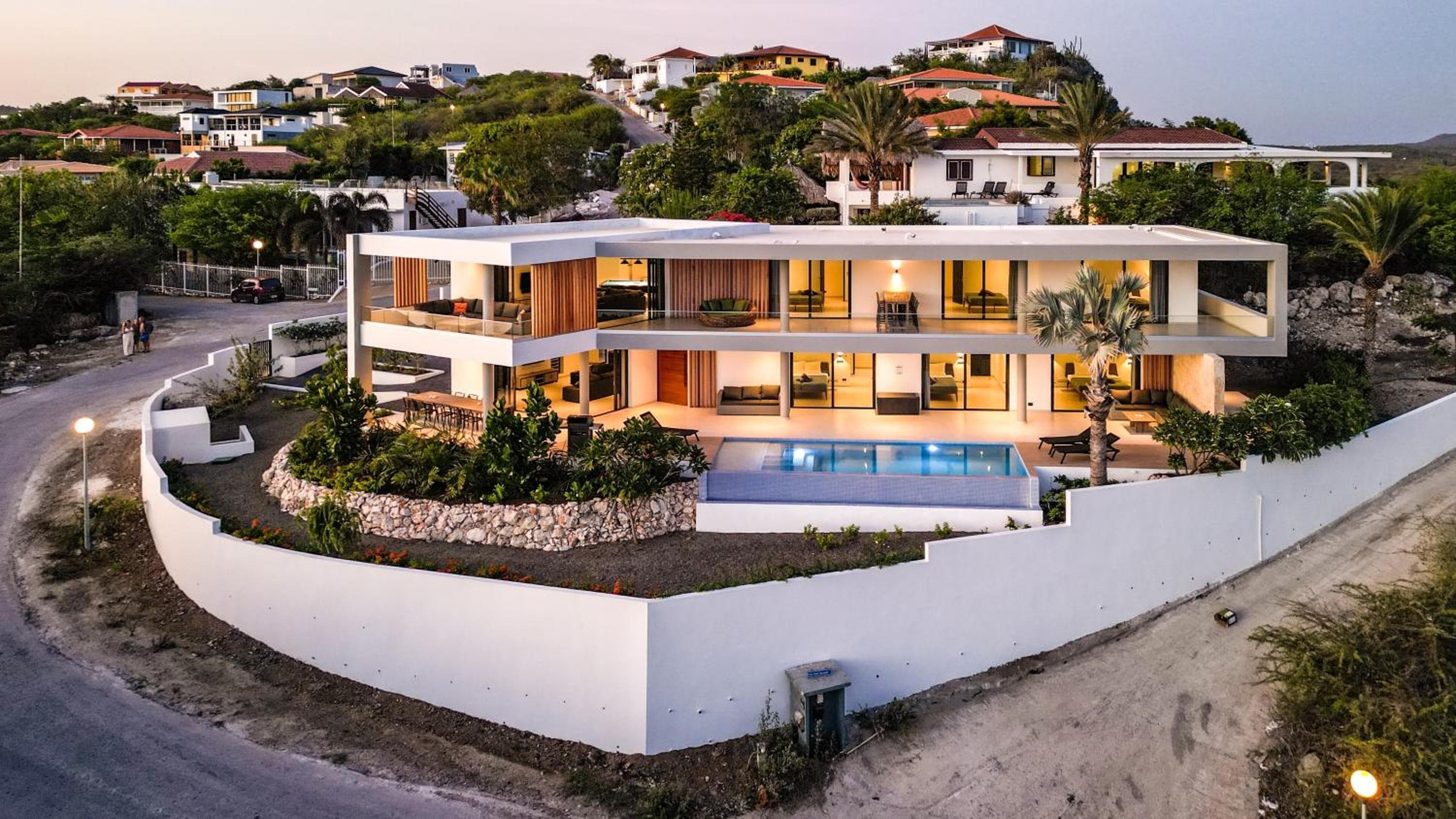 Luxury 12-Guest Villa in Gated Community with Pool, Ocean View & Private Beach Access