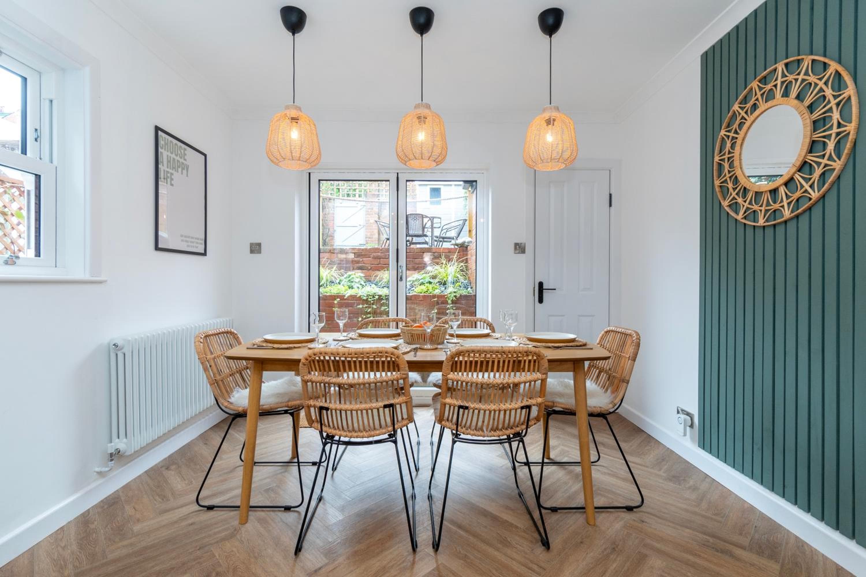 Chic Townhouse in the heart of Historical Exeter 5mins to Centre
