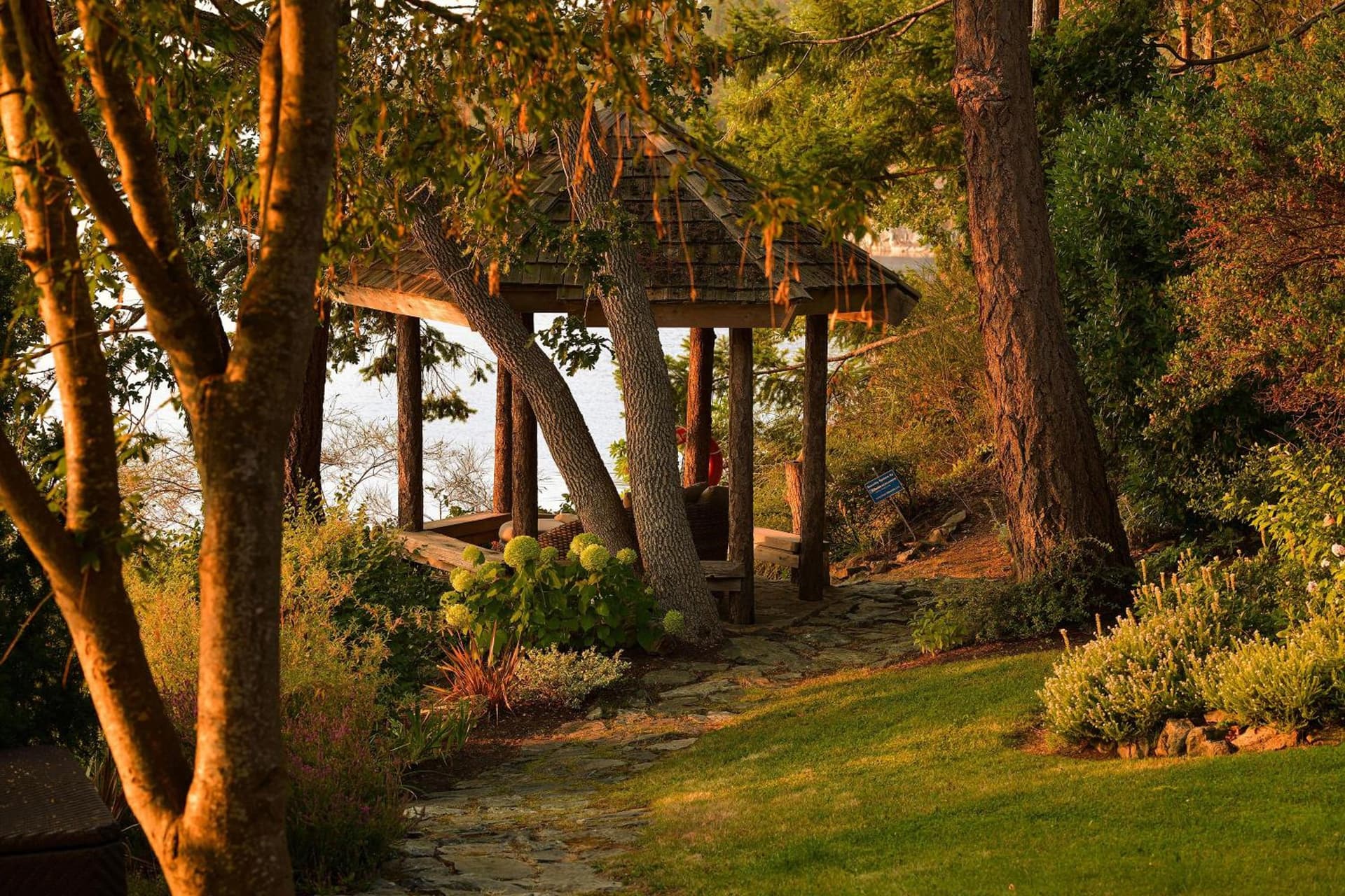 Island Luxury Oceanside Estate by EMR Vacation Rentals