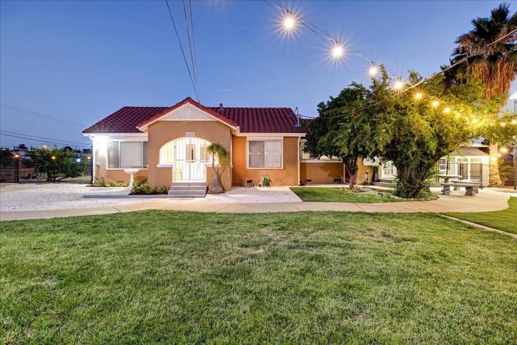 Family/Pet friendly home-Redlands-CA