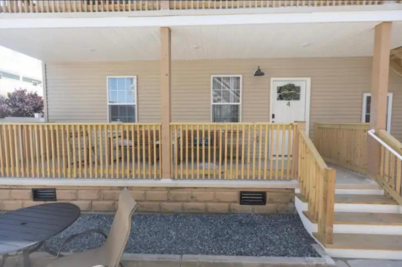 The Burk at Wildwood, a Modern 2BR, 1 Block Walk to Beach
