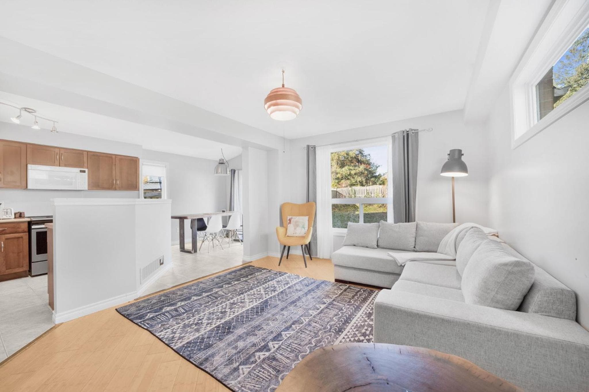 Hanlon Creek Gem Close To U Of G 3 Bedroom