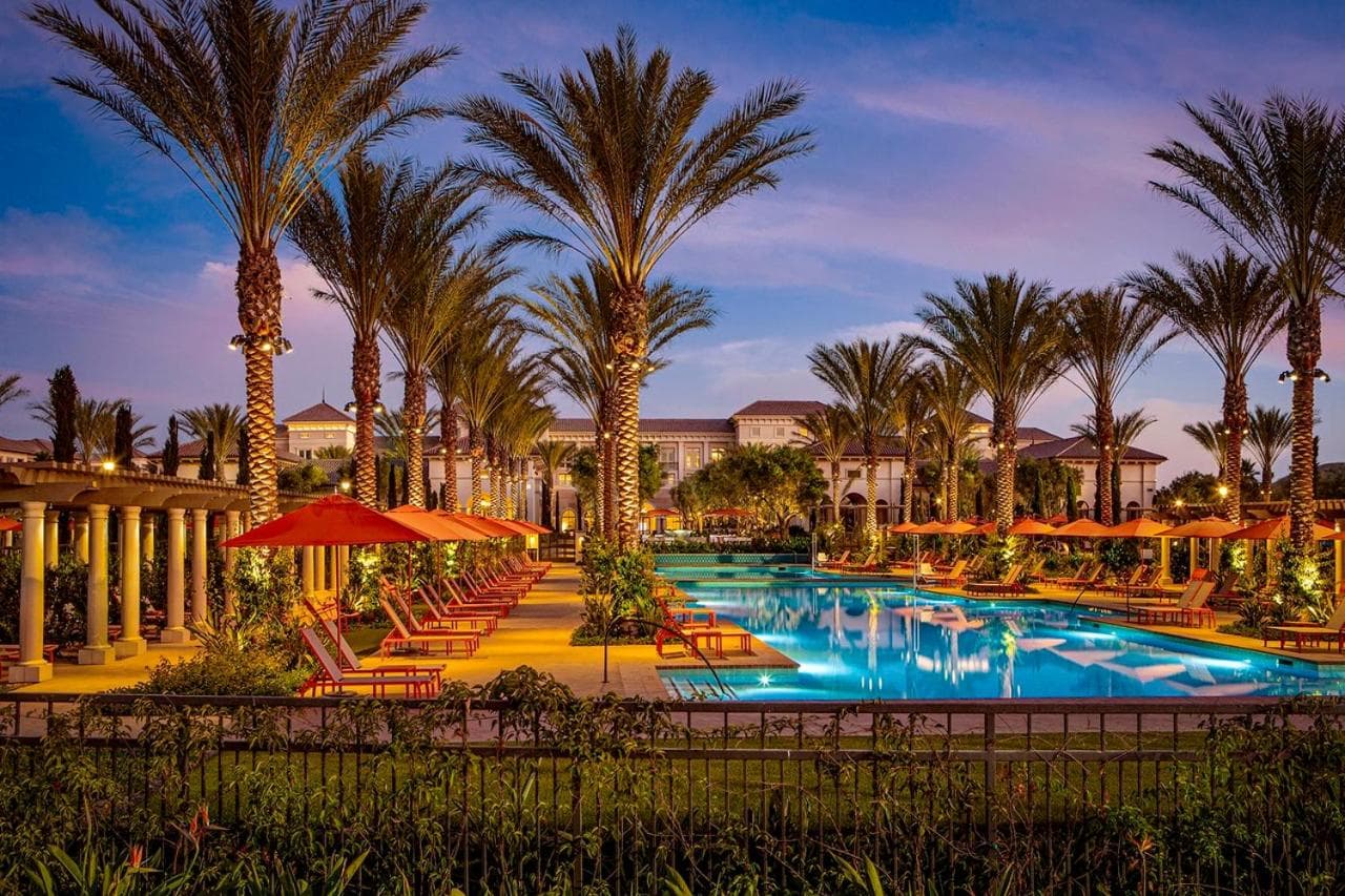 Luxury Irvine 2Bedrooms 2Bathrooms kitchen Pool apartment