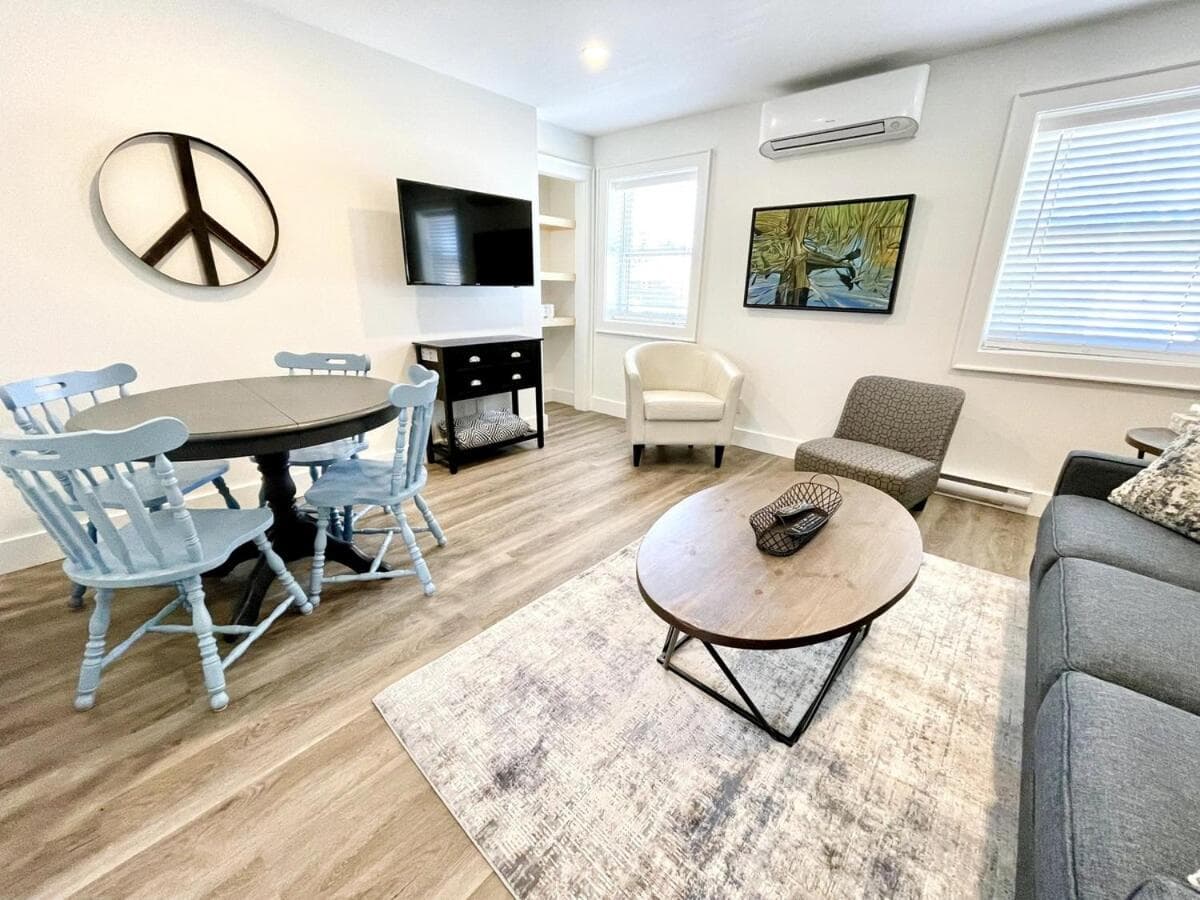 "Hike" at Hills Meaford, Pet Friendly, 2BD Suite