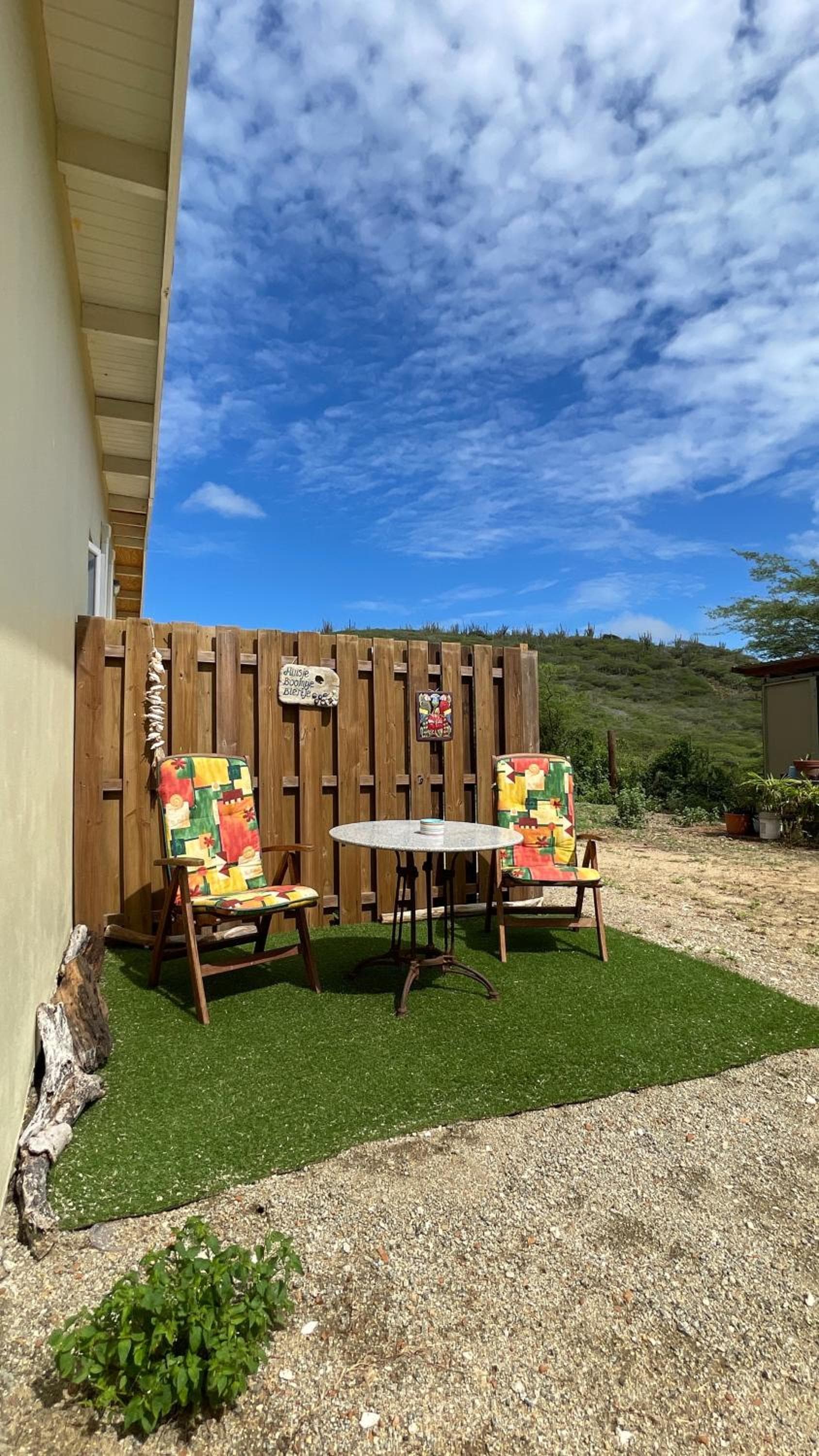 Very quiet apartment with lots of privacy and a tub on the edge of a national park!