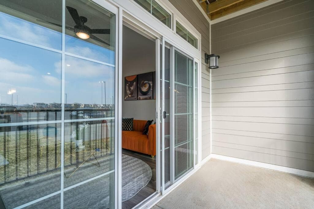 Luxurious One Bedroom Whitestown