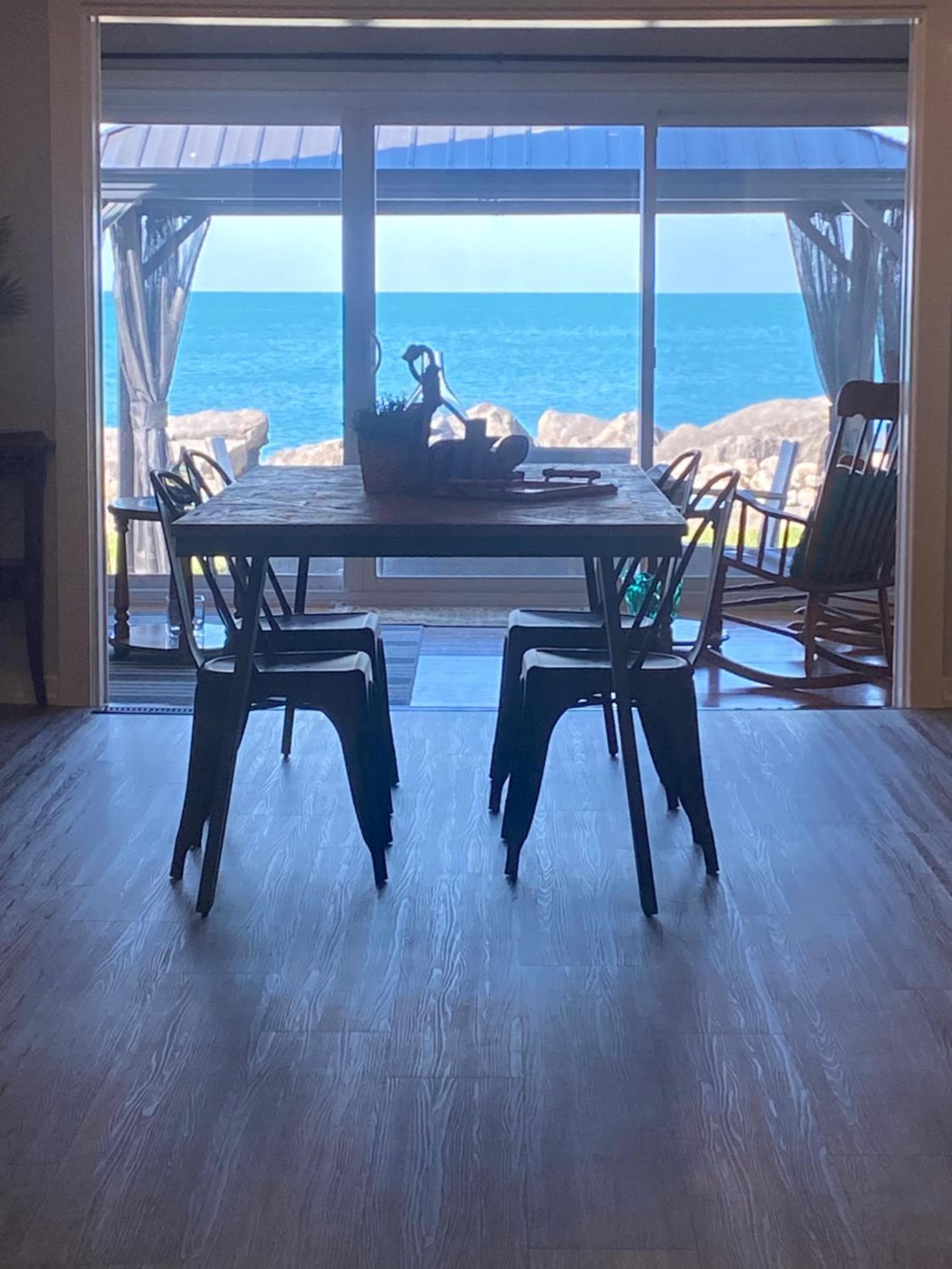 Casa Azul- Entire Lakefront Cottage with Hot Tub