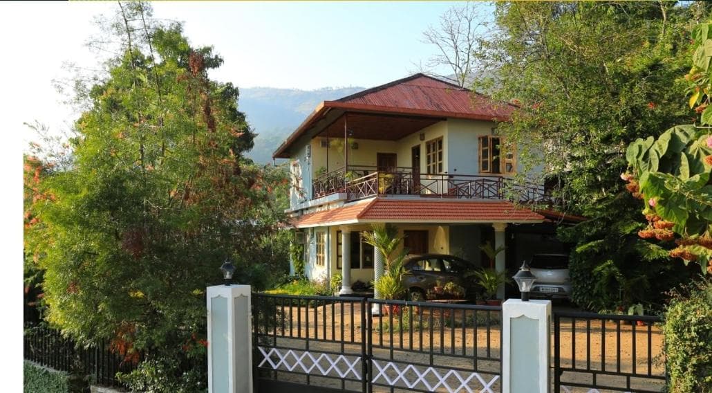 Royal Mist's Budget Guest house