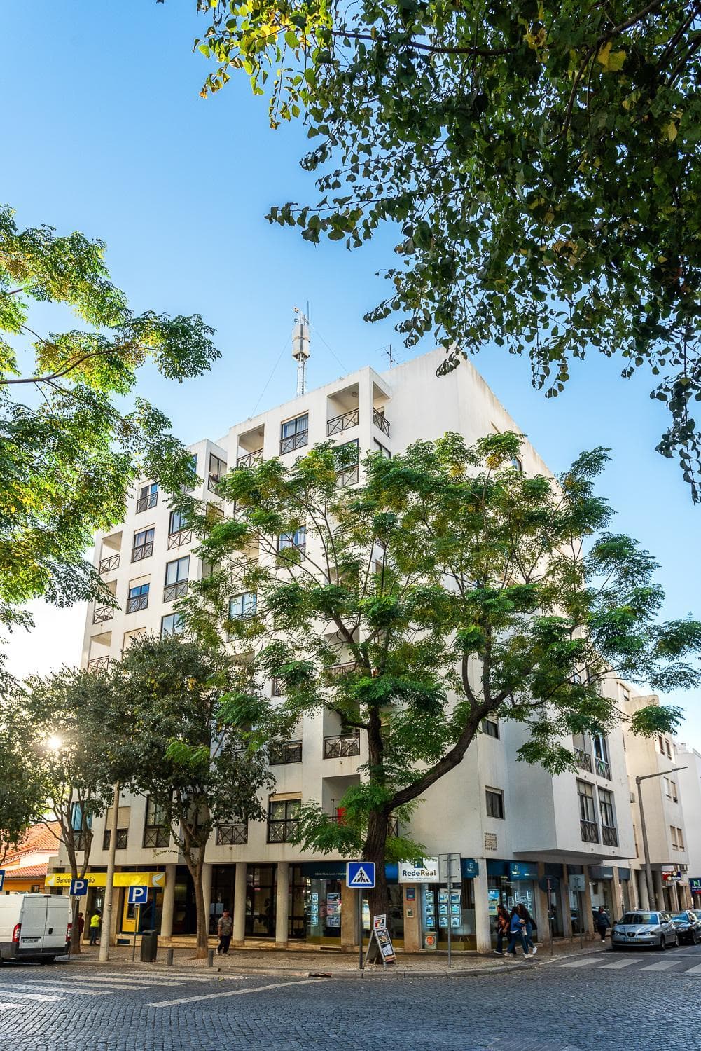 HostWise - Spacious & Sunny Flat - Loulé