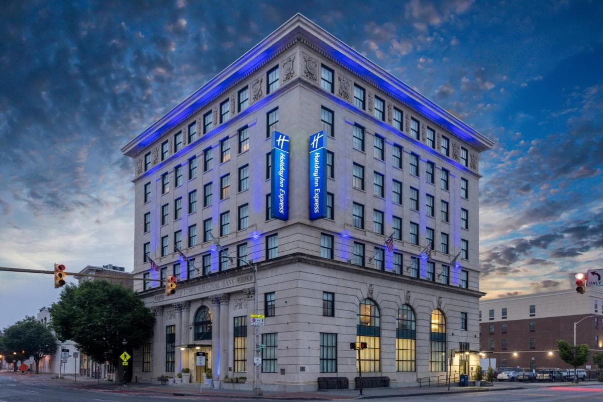 Holiday Inn Express Baltimore-Downtown, an IHG Hotel