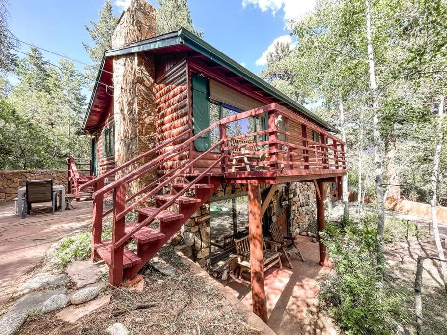 Mountainside Cabin / peaceful / near hiking trails