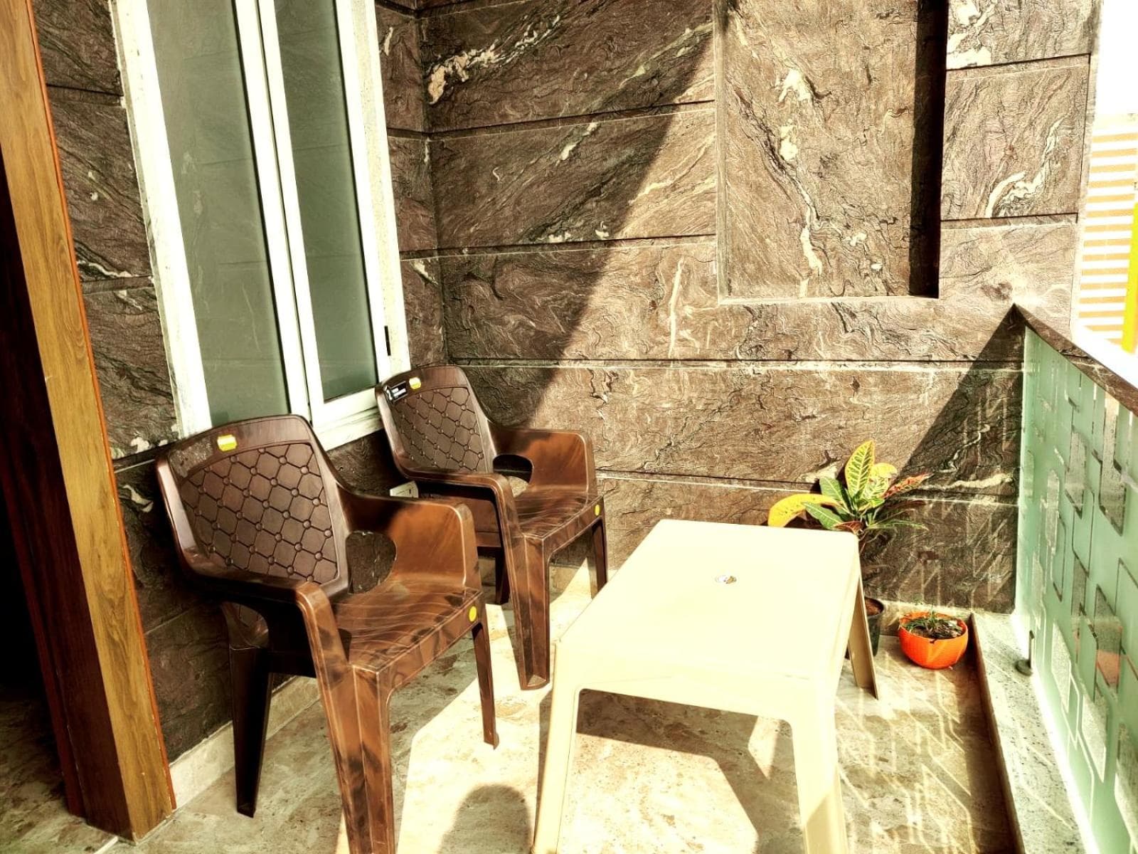 Premium Homestay Near Banke Bihari Ji with Power Backup-Free WiFi-Washing Machine in 1BHK - No Parking