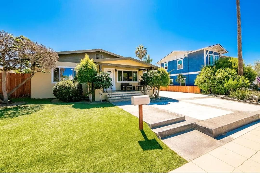 La Jolla Oasis - Pet Friendly, Large Backyard, Walk2Beach & Location!