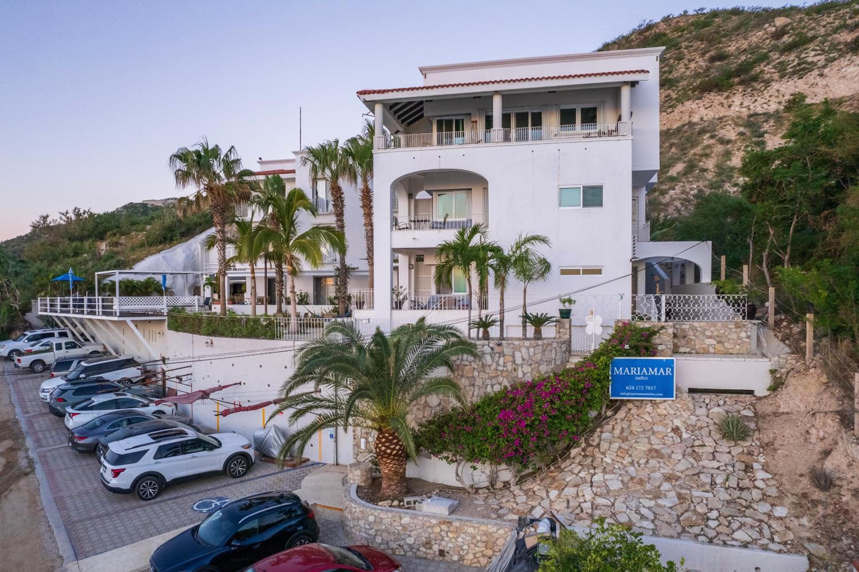 MariaMar Suites